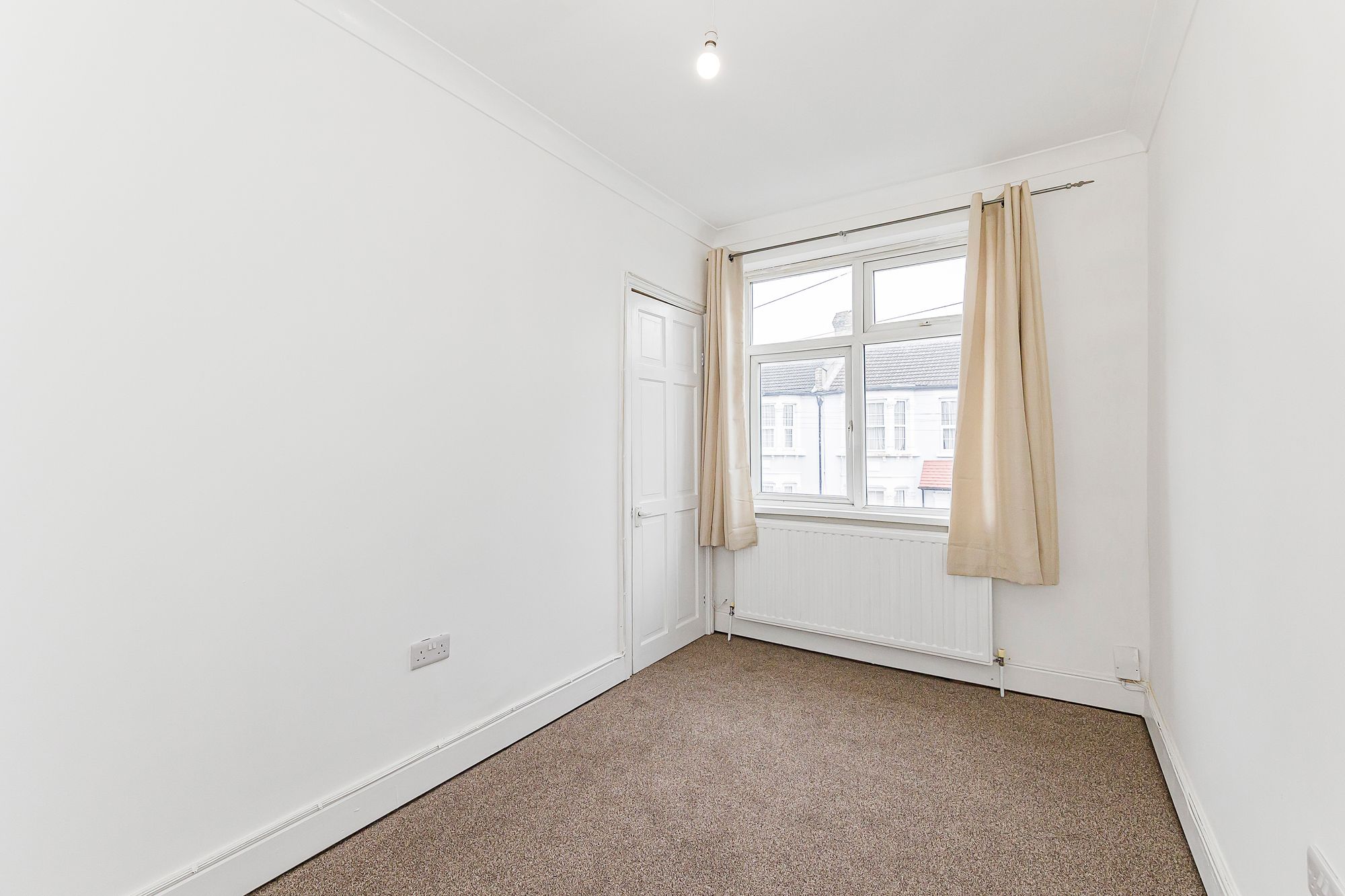 3 bed house to rent in Ashville Road, Leytonstone, E11 5