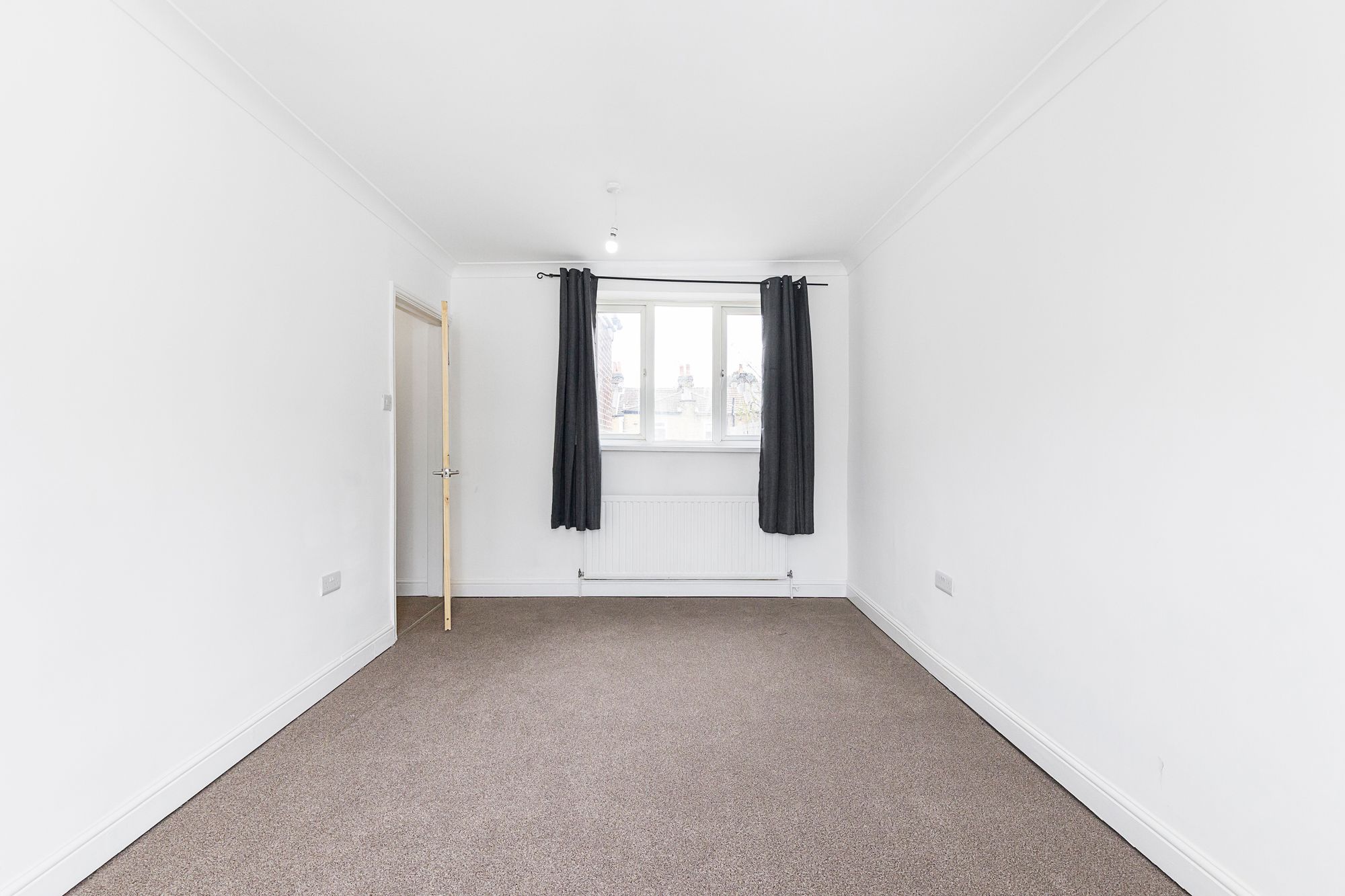 3 bed house to rent in Ashville Road, London  - Property Image 3