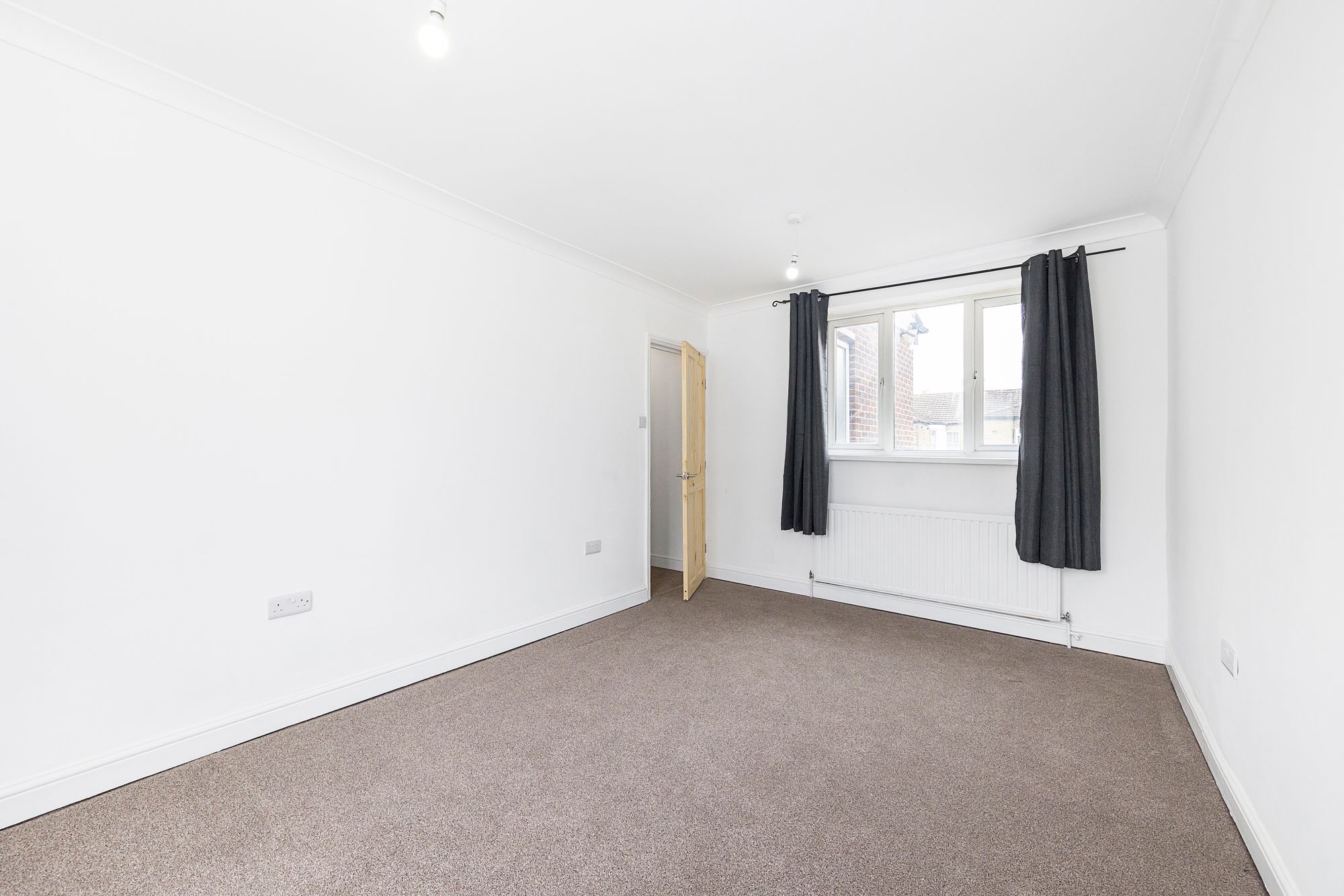 3 bed house to rent in Ashville Road, Leytonstone, E11 1
