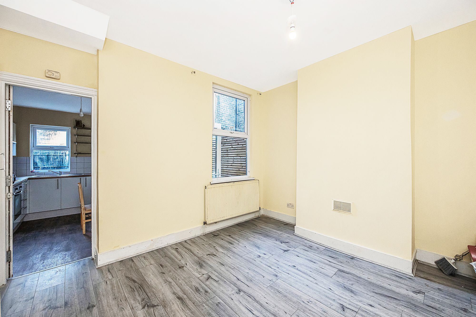 2 bed terraced house for sale in Brookscroft Road, London  - Property Image 6