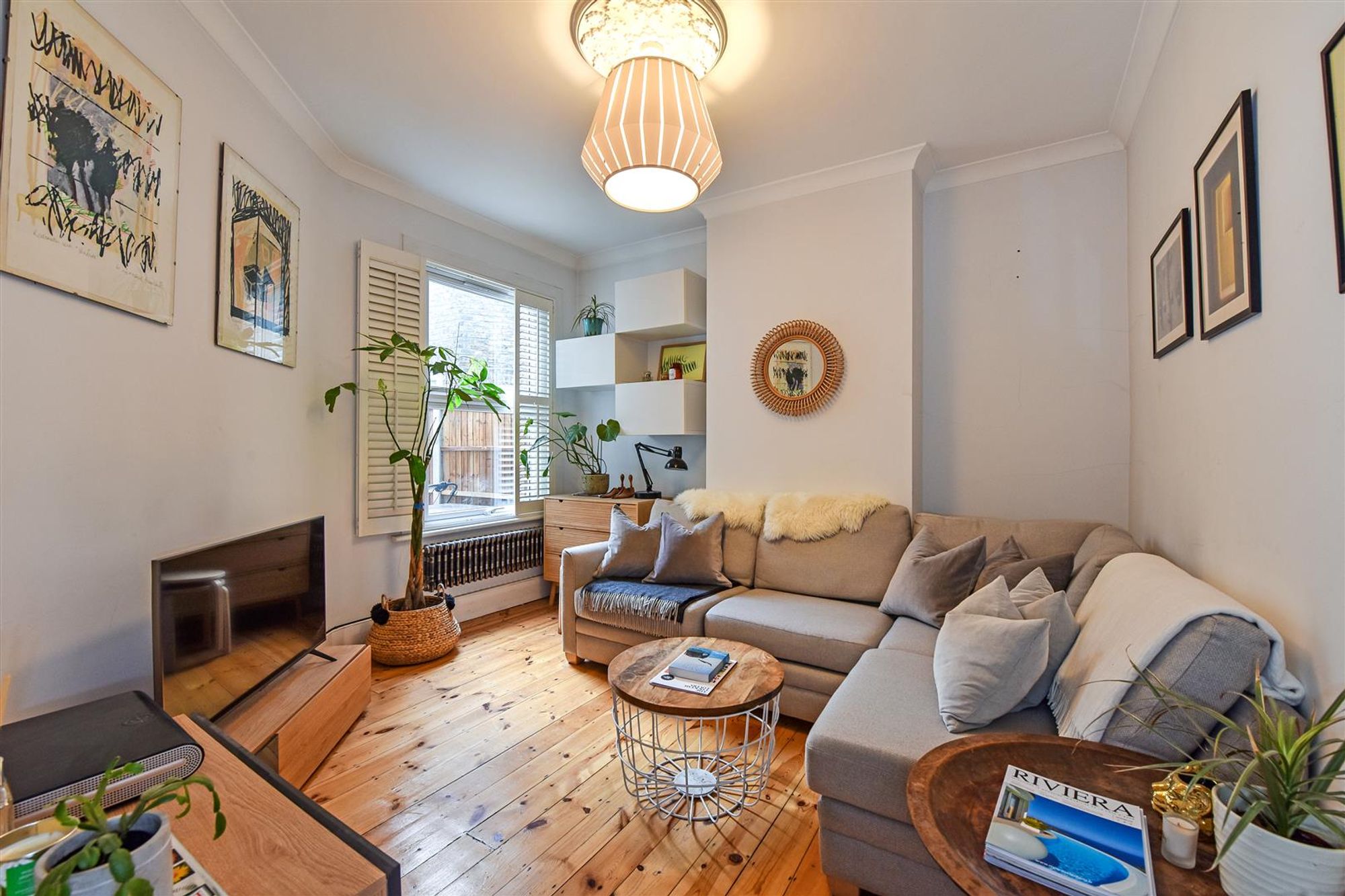 2 bed flat for sale in Brunswick Road, London  - Property Image 2