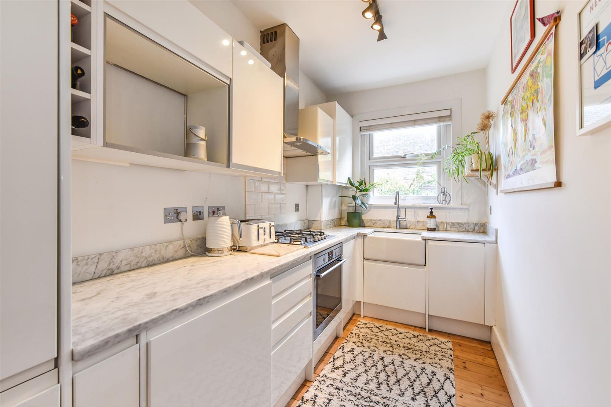 2 bed flat for sale in Brunswick Road, London  - Property Image 5