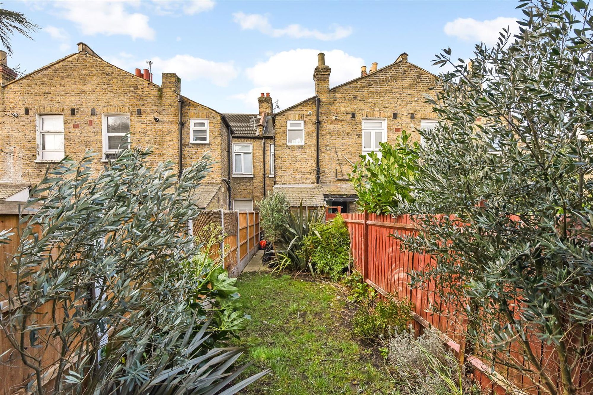 2 bed flat for sale in Brunswick Road, London  - Property Image 18