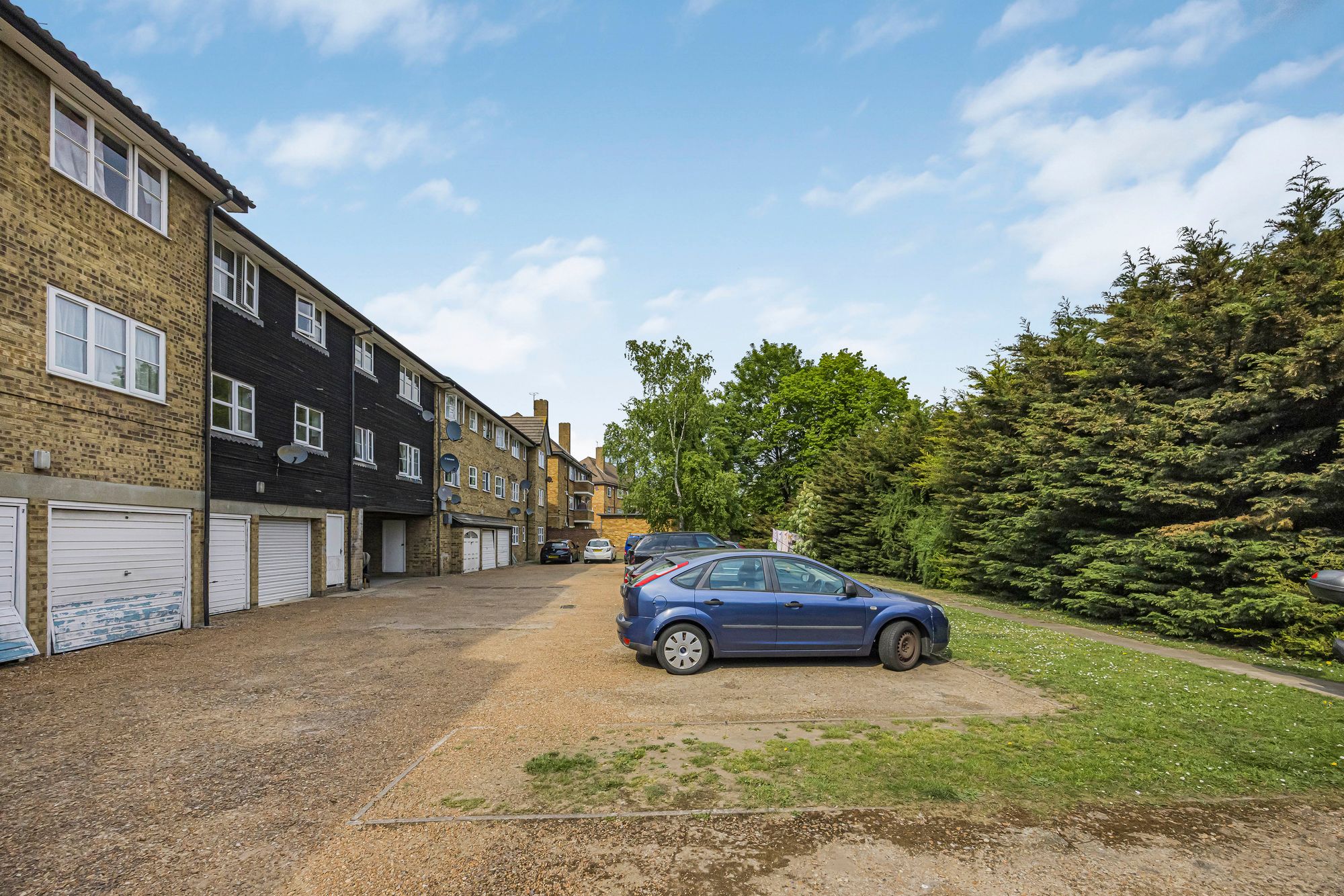 1 bed apartment for sale in Paramount House, High Road Leytonstone, Leytonstone, E11 9