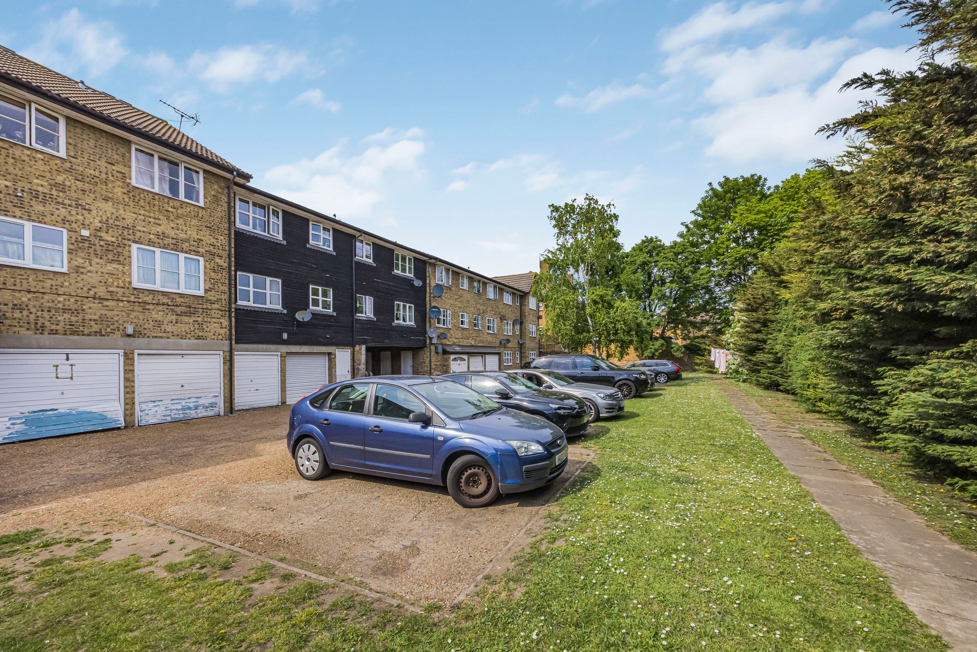 1 bed apartment for sale in Paramount House, High Road Leytonstone, Leytonstone, E11 11