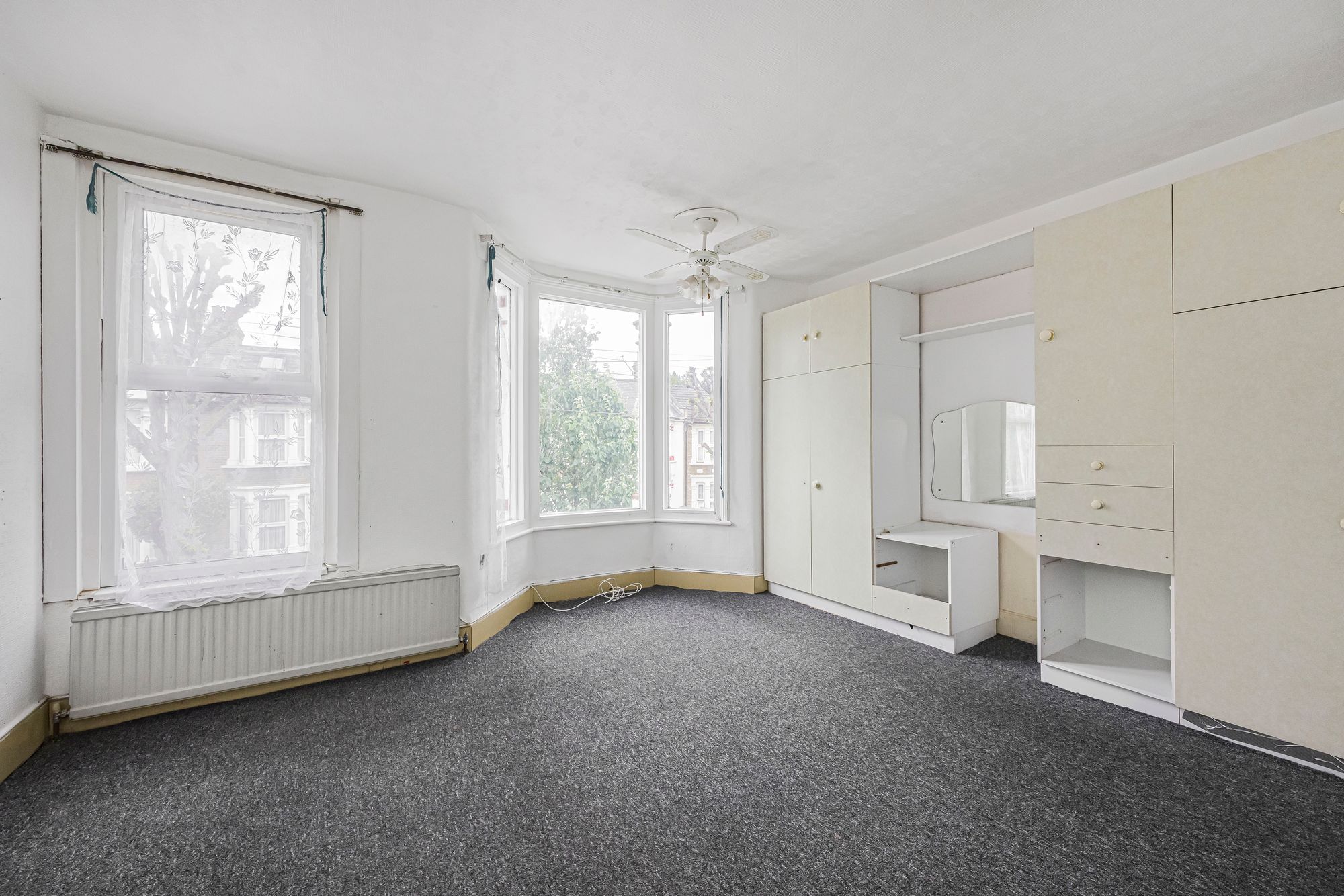 2 bed terraced house for sale in Malta Road, London, E10  - Property Image 8