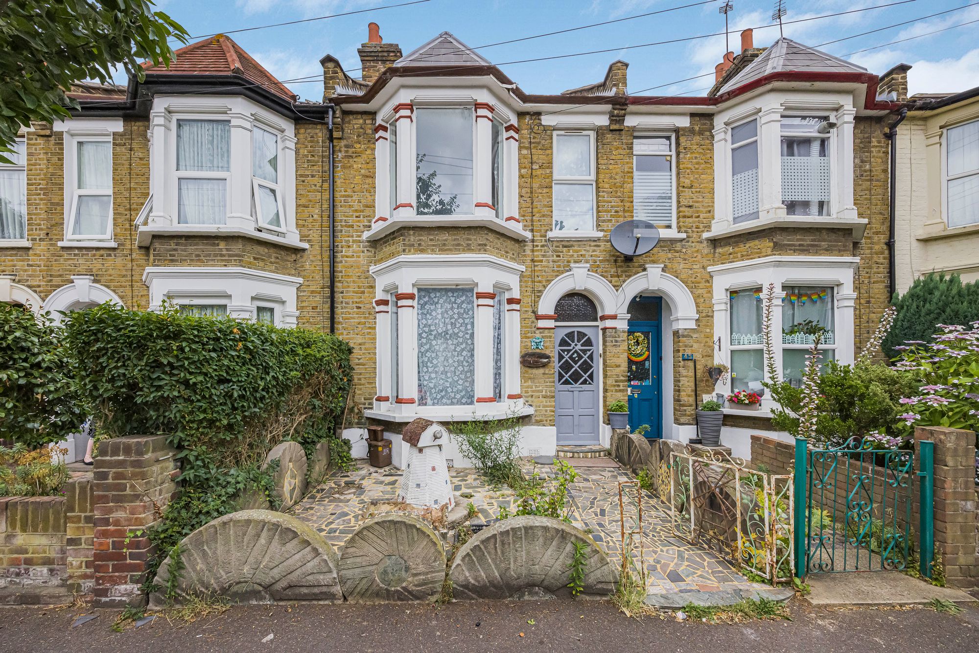 2 bed terraced house for sale in Malta Road, London, E10