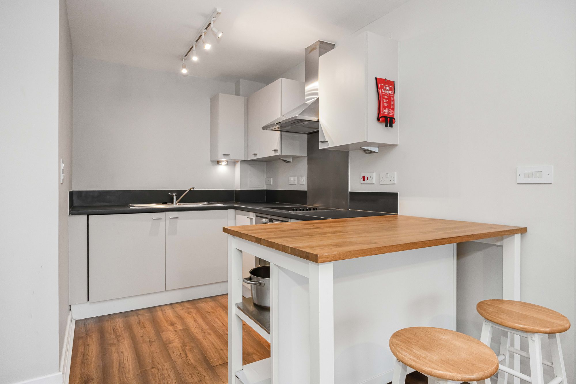 1 bed apartment for sale in Cunningham Court, Oliver Road, Leyton, E10 2