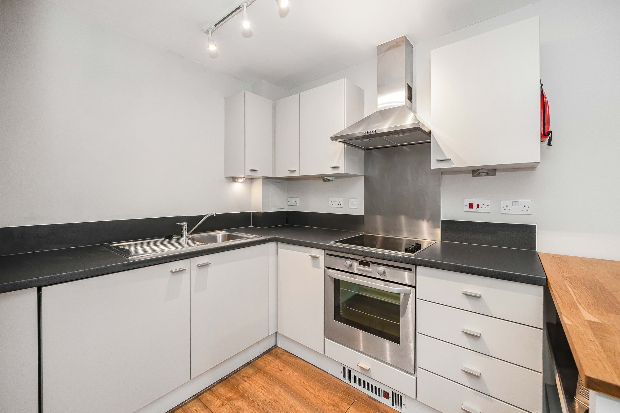 1 bed apartment for sale in Cunningham Court, Oliver Road, Leyton, E10 3