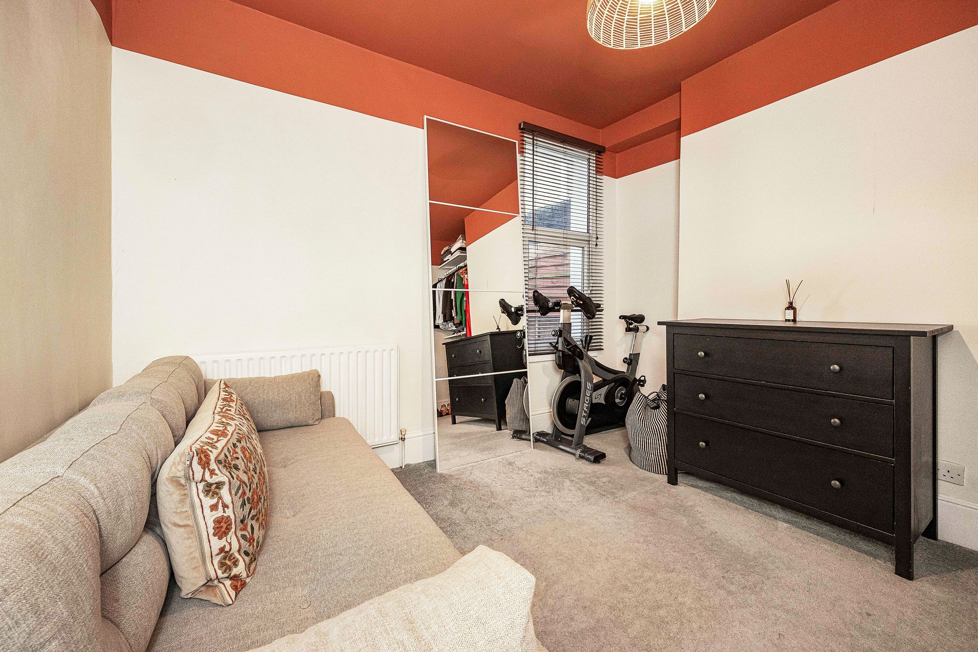 2 bed flat for sale in Warren Road, London  - Property Image 9