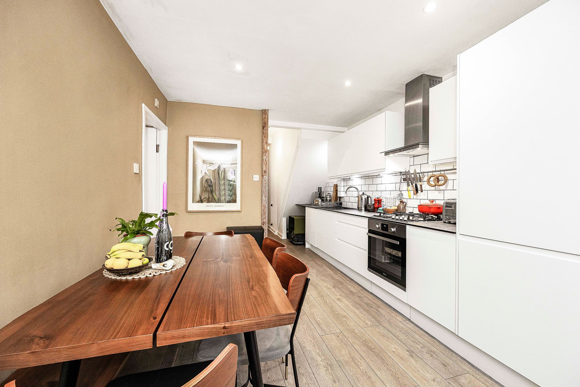 2 bed flat for sale in Warren Road, London  - Property Image 5