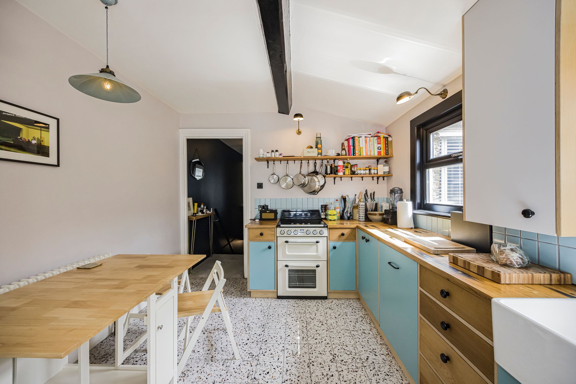 2 bed flat for sale in Francis Road, Leyton, E10  - Property Image 4