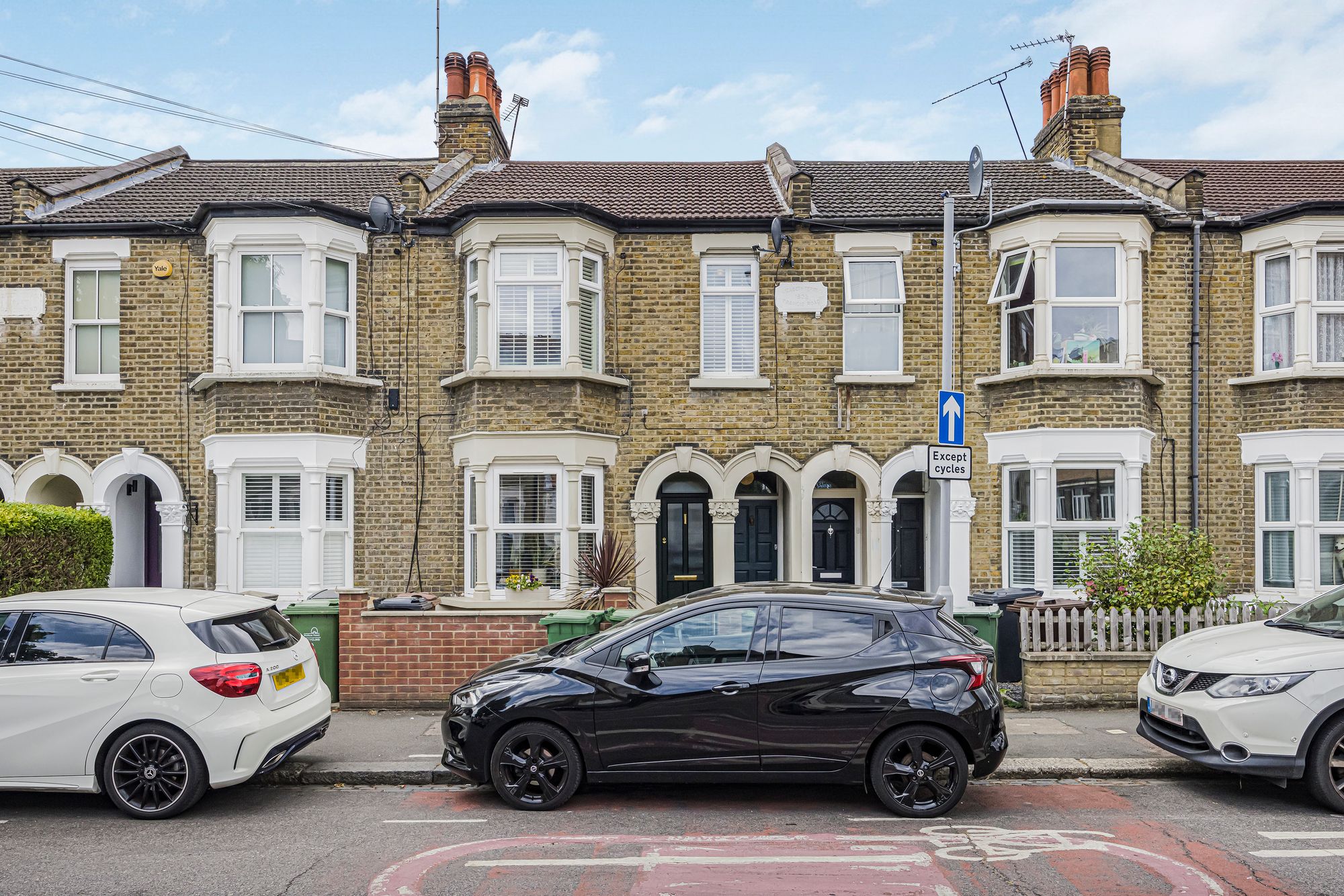 2 bed flat for sale in Francis Road, Leyton, E10  - Property Image 1