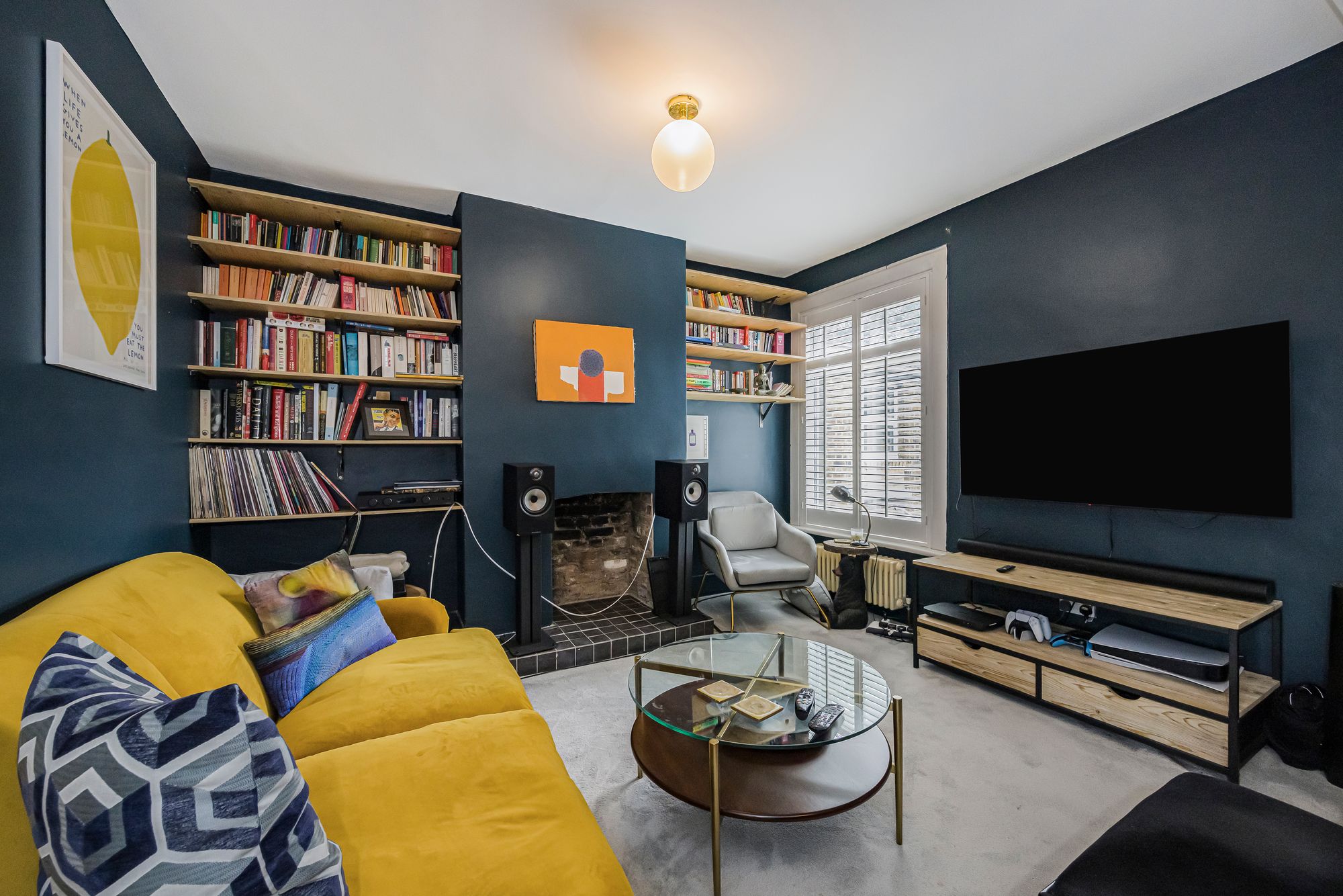 2 bed flat for sale in Francis Road, Leyton, E10 7