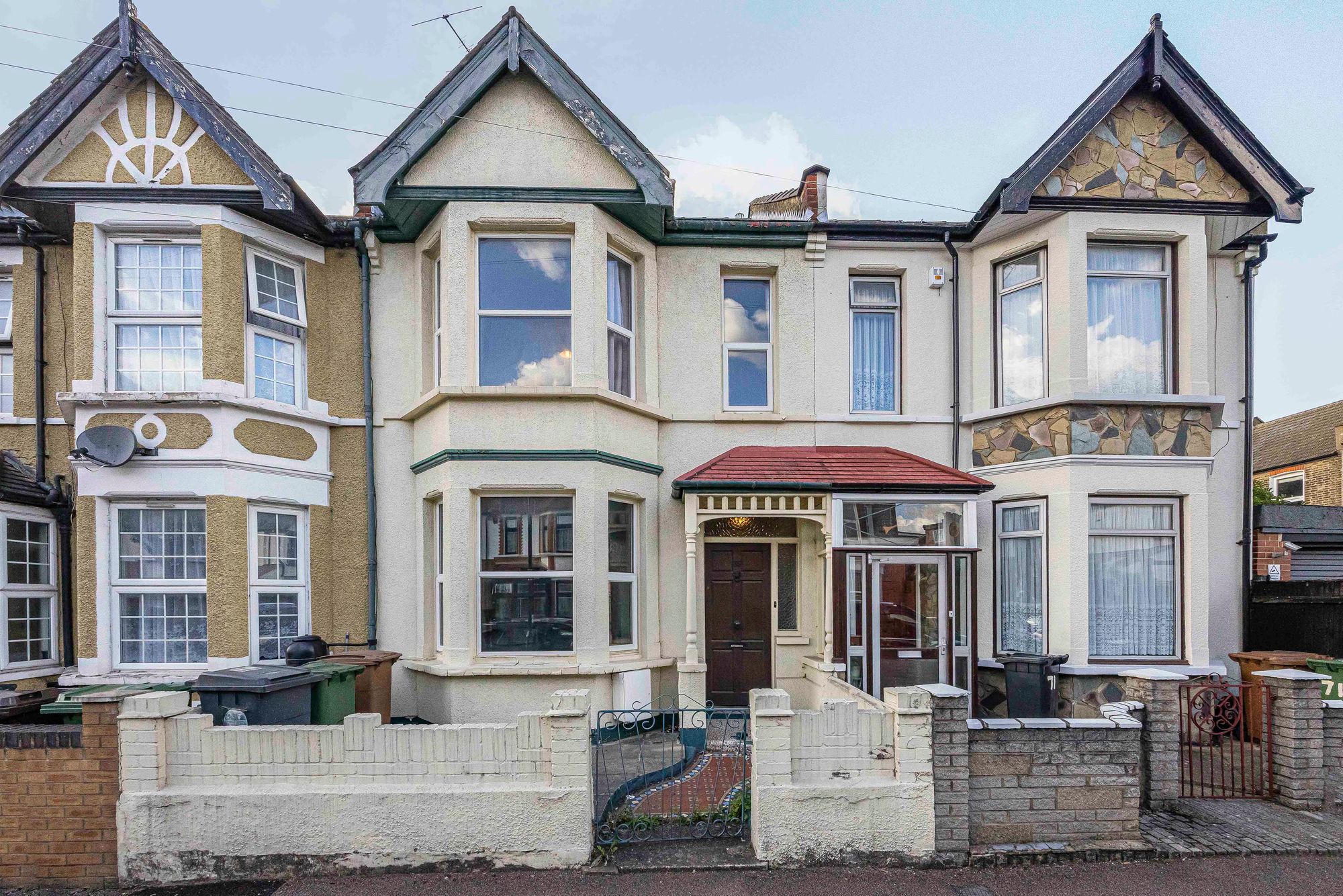 3 bed house for sale in Matlock Road, Leyton, E10