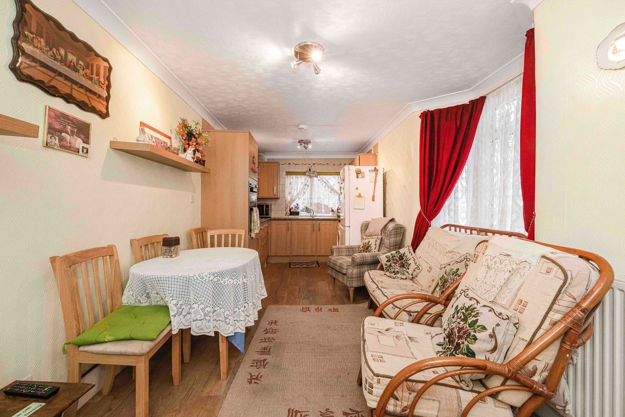 3 bed mid-terraced house for sale in Millais Road, Leytonstone, E11  - Property Image 6