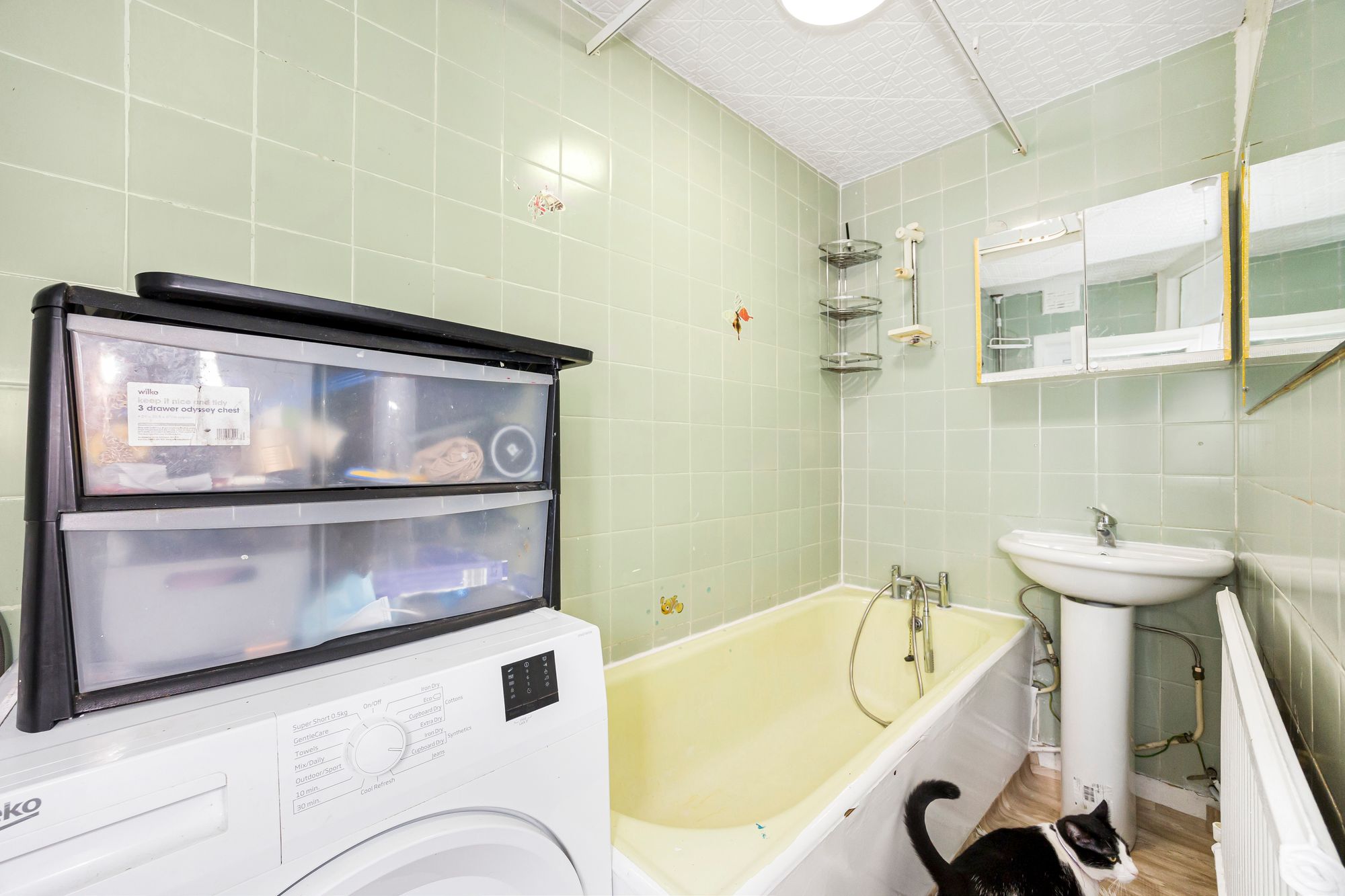 2 bed flat for sale in Hove Avenue, London  - Property Image 9