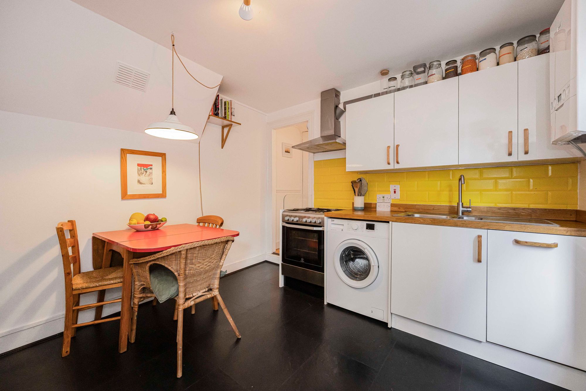 2 bed ground floor flat for sale in Hainault Road, Leytonstone, E11 1