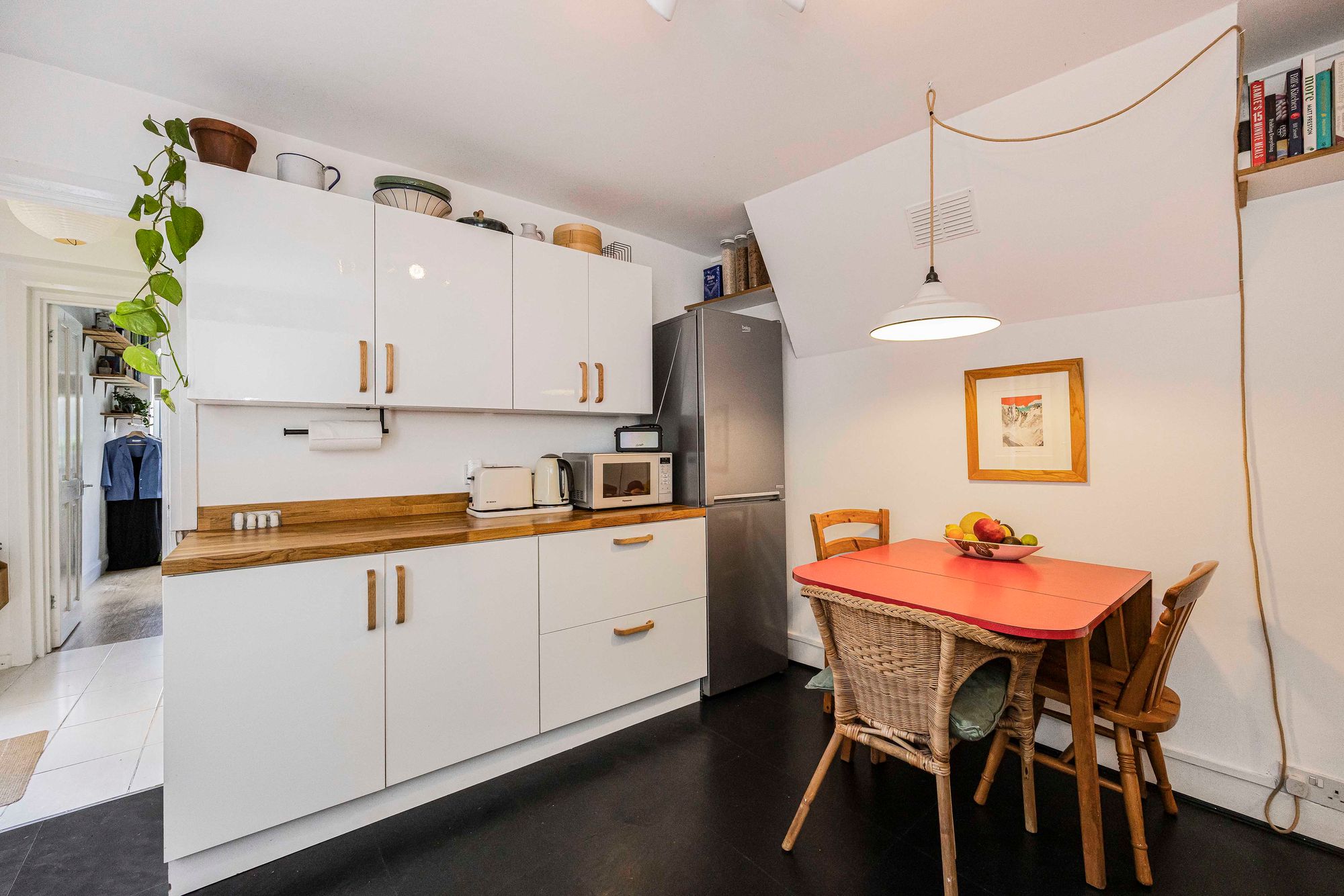 2 bed ground floor flat for sale in Hainault Road, Leytonstone, E11 8