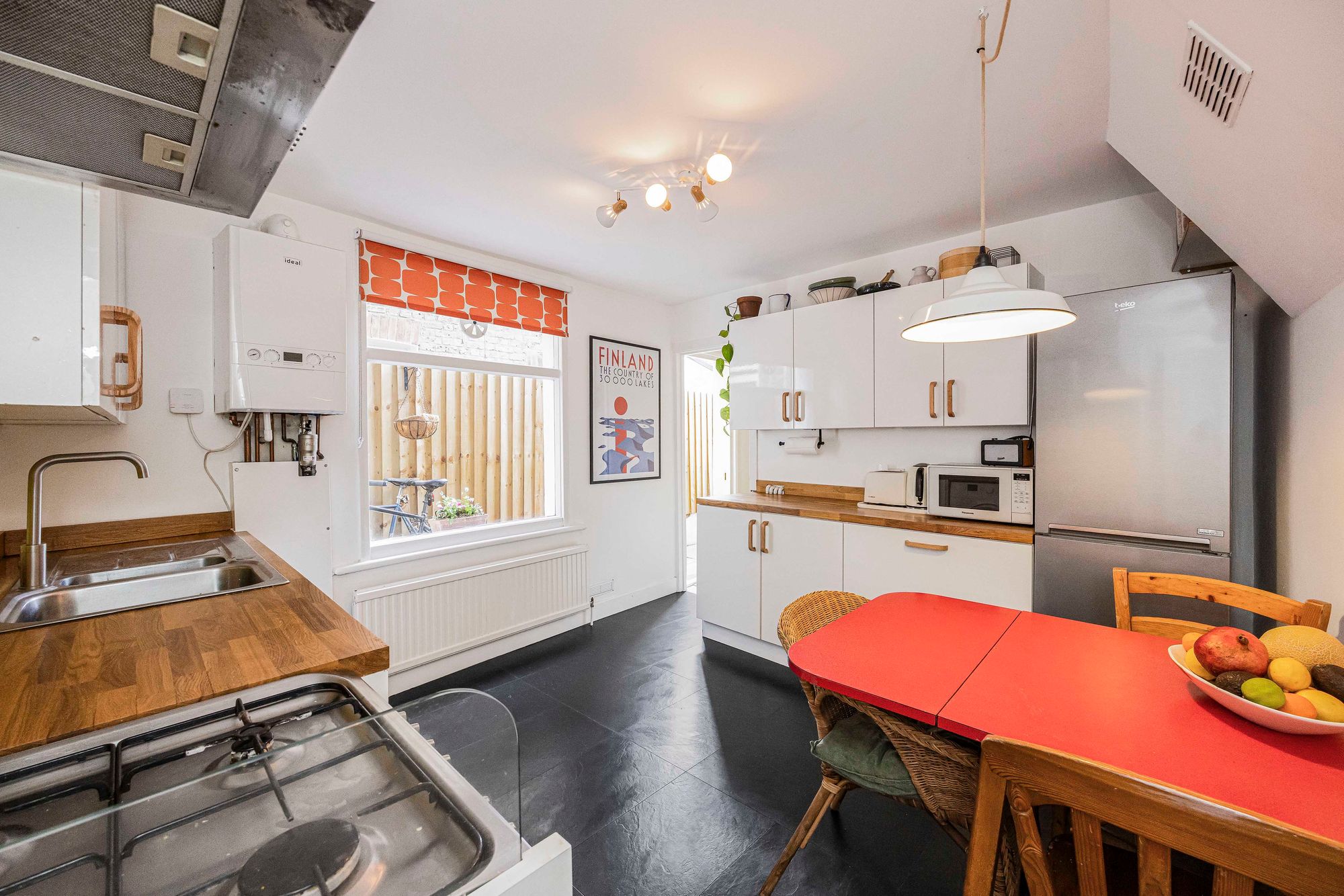 2 bed ground floor flat for sale in Hainault Road, Leytonstone, E11 9