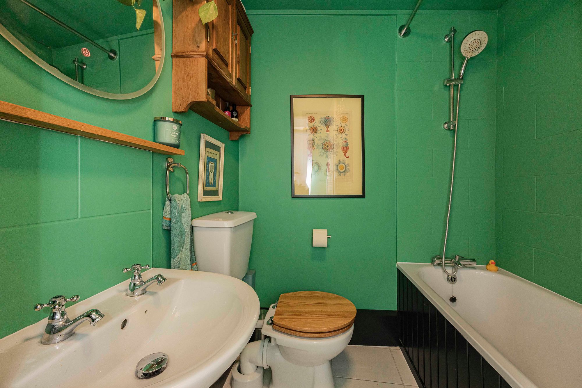 2 bed ground floor flat for sale in Hainault Road, Leytonstone, E11 12