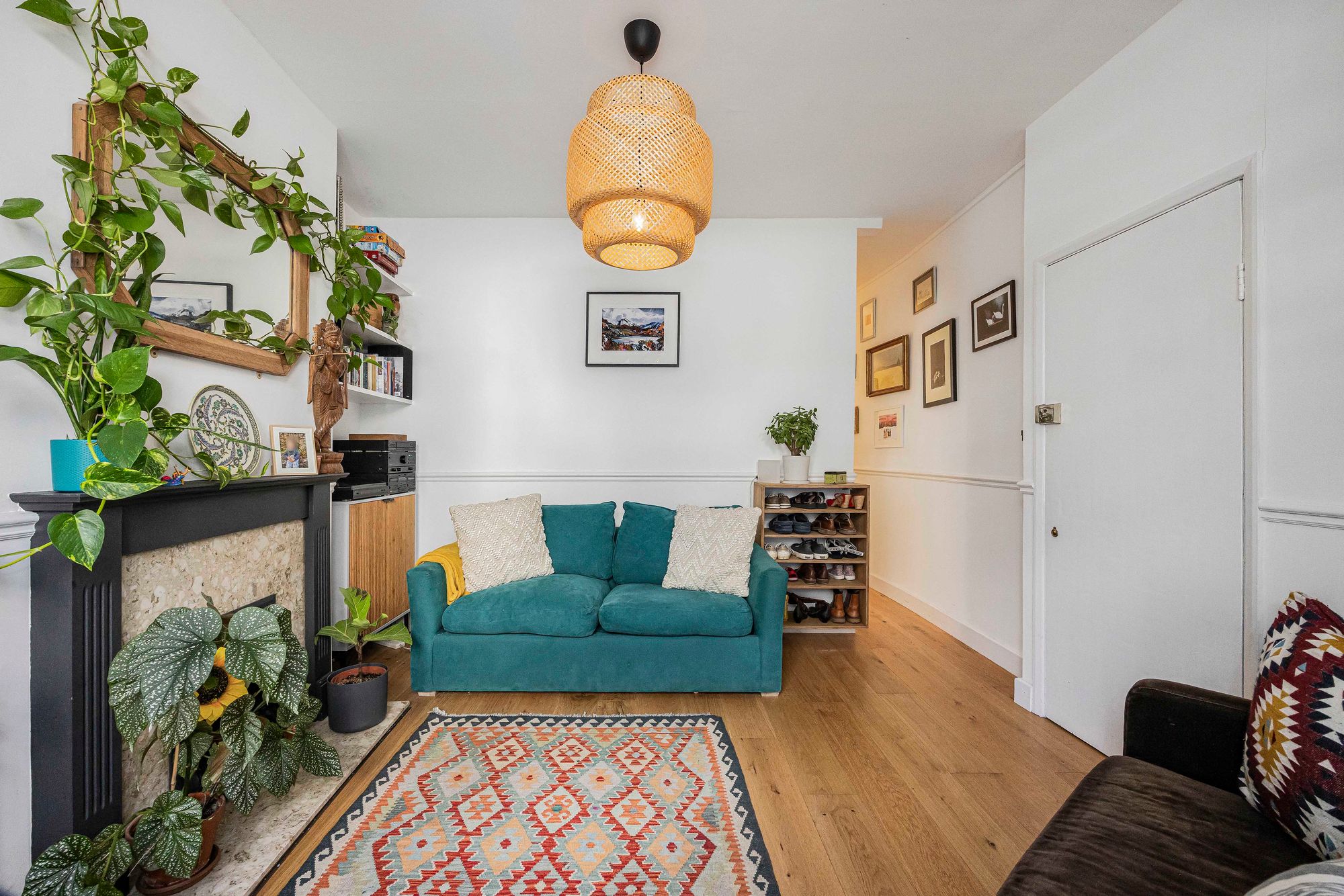 2 bed ground floor flat for sale in Hainault Road, Leytonstone, E11 5