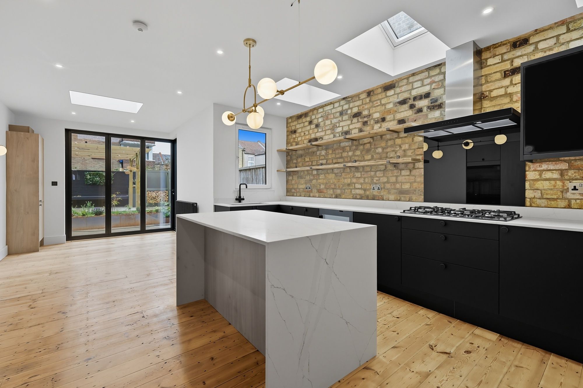 4 bed terraced house for sale in Scotts Road, Leyton, E10  - Property Image 2