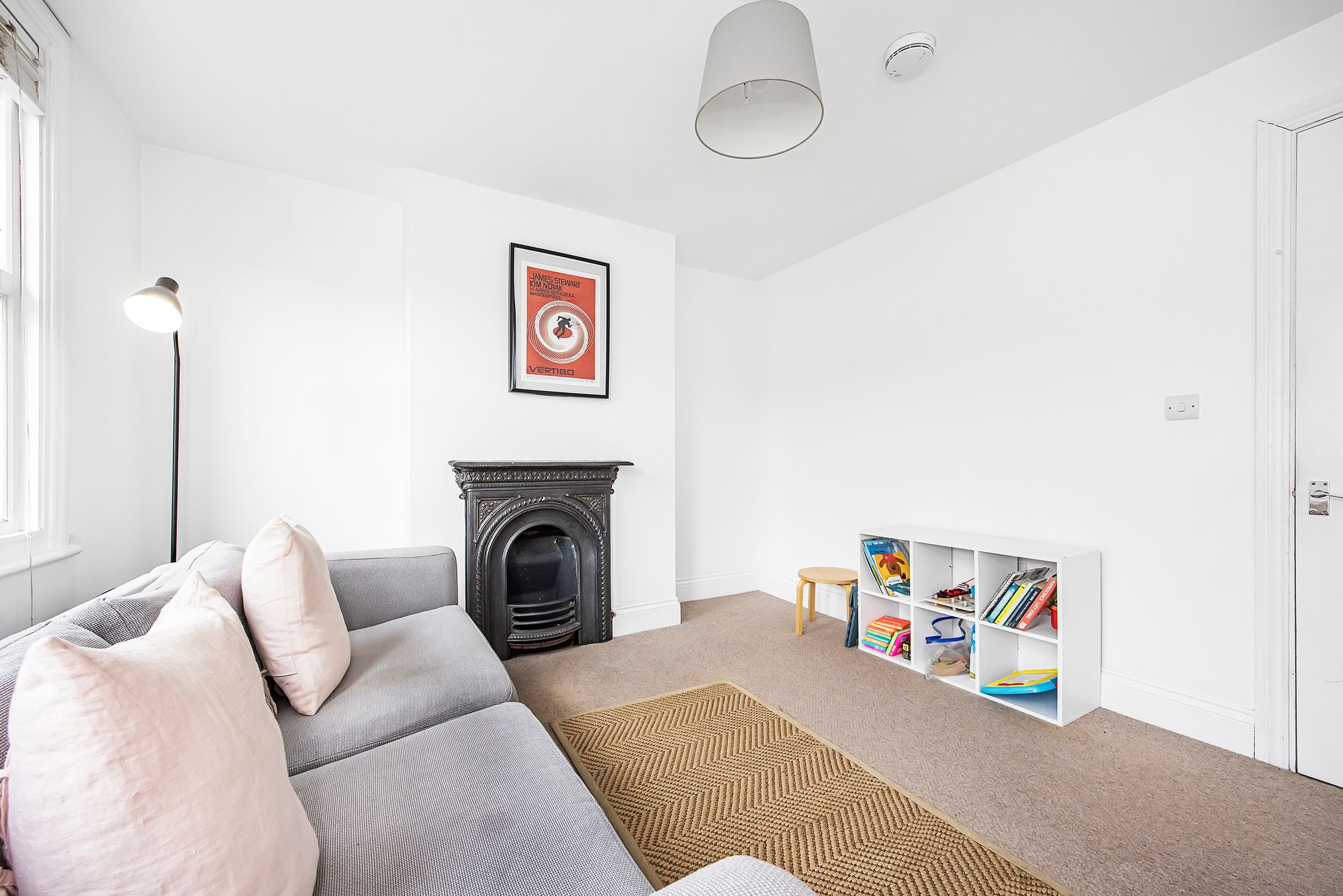 2 bed flat for sale in Oakdale Road, London  - Property Image 3