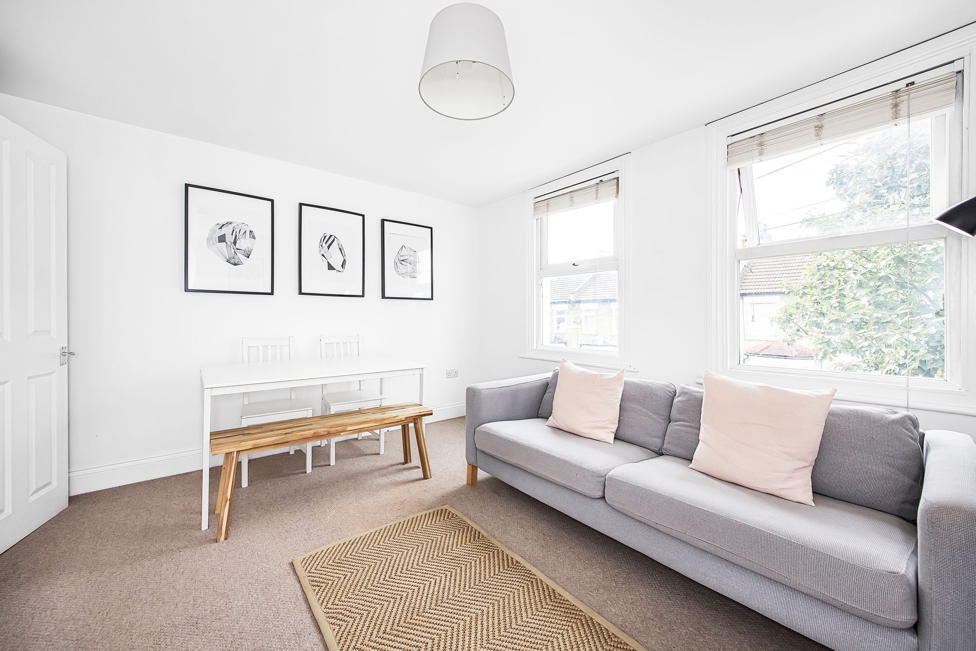 2 bed flat for sale in Oakdale Road, London  - Property Image 2