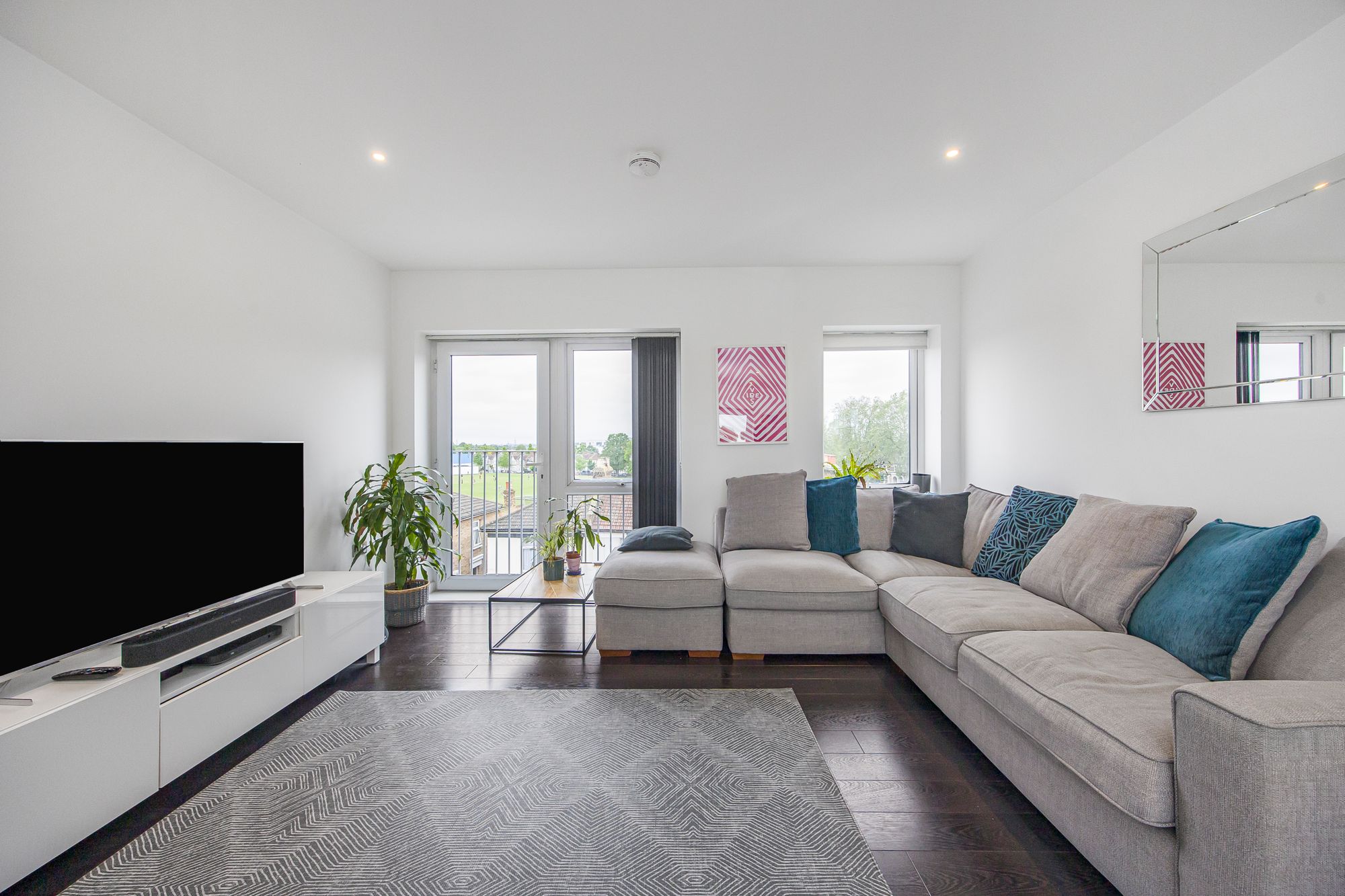 2 bed apartment for sale in High Road Leyton, London  - Property Image 5