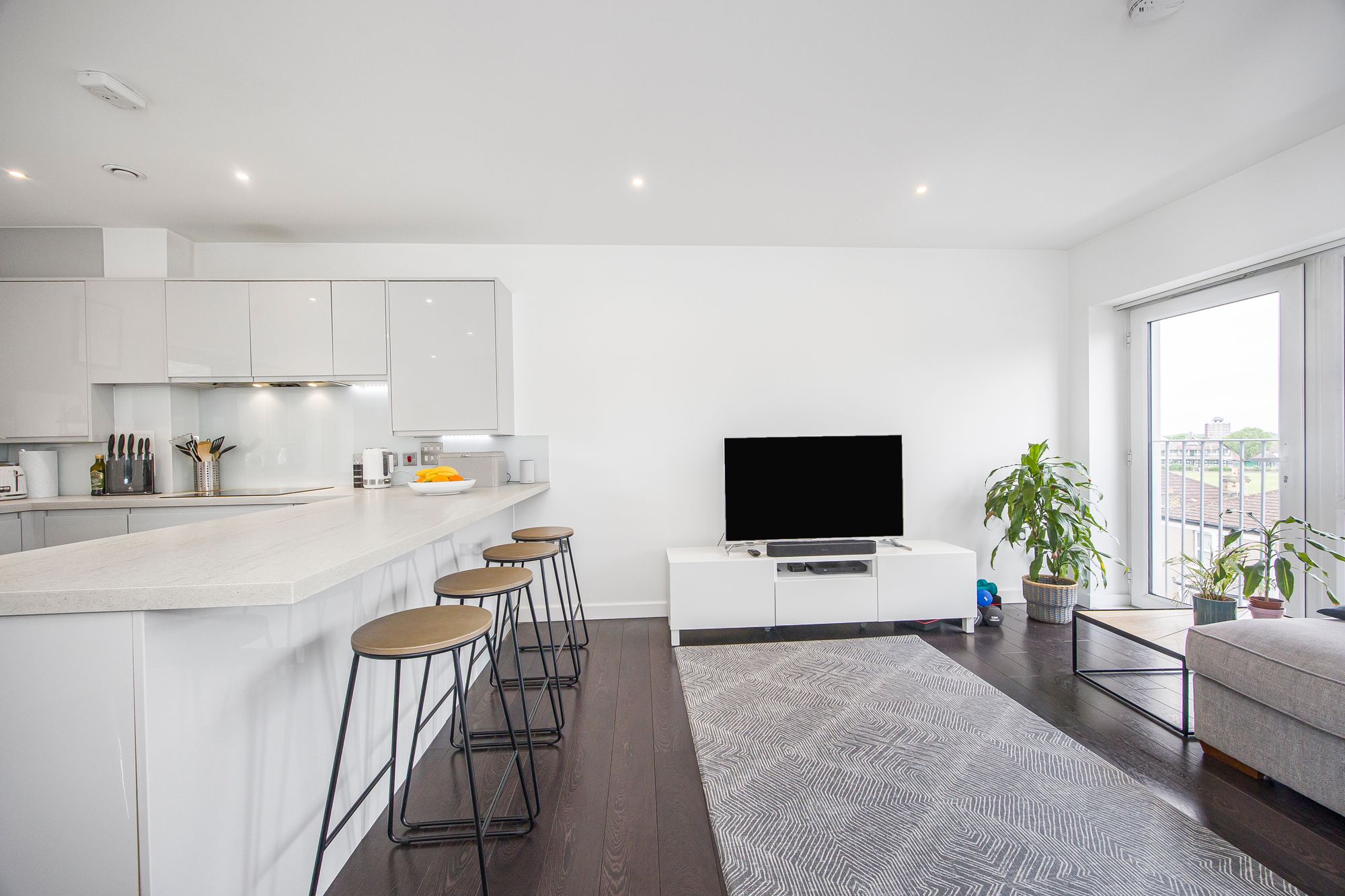 2 bed apartment for sale in High Road Leyton, London  - Property Image 3