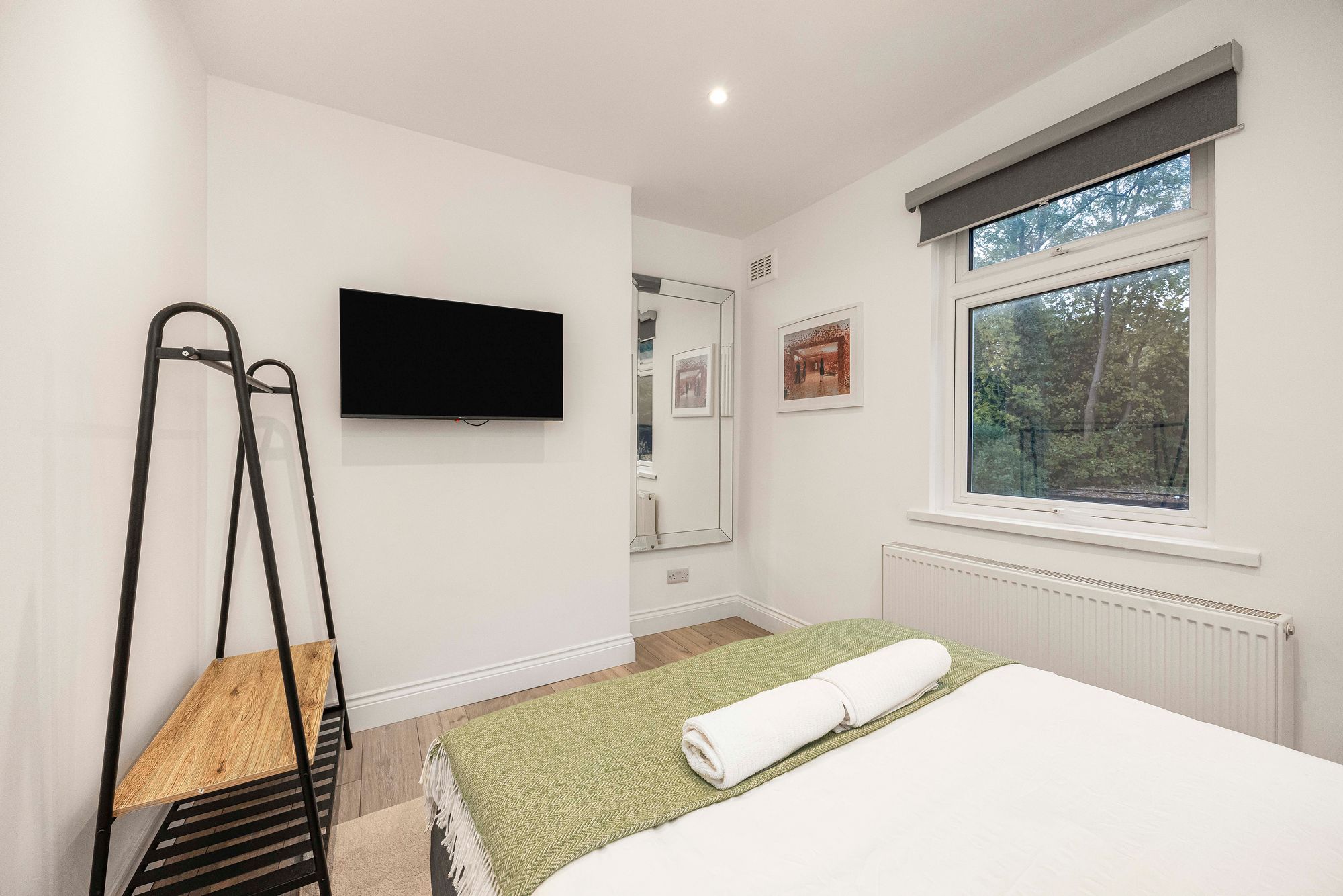 3 bed flat for sale in Leigham Vale, London, SW16 19