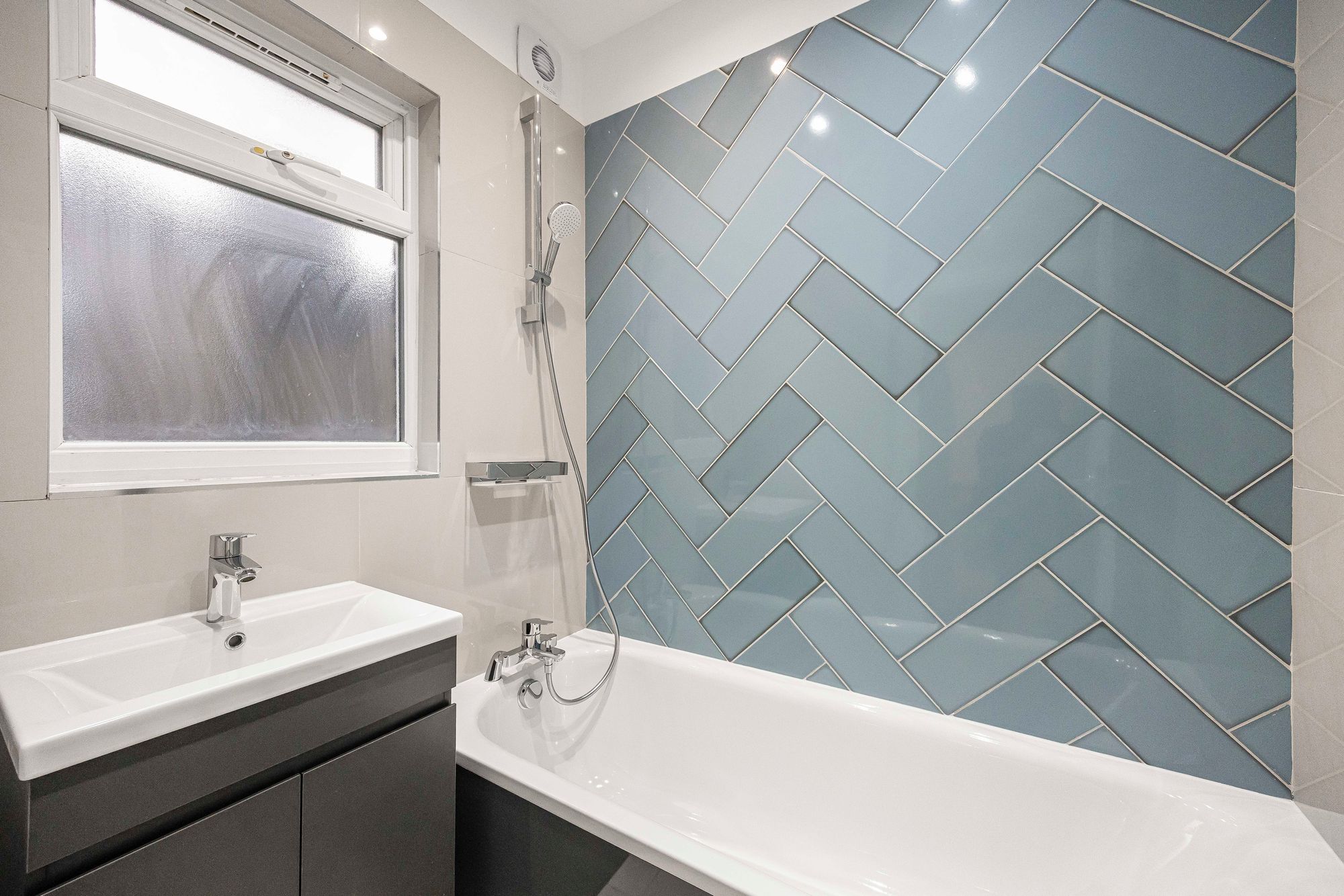 3 bed flat for sale in Leigham Vale, London, SW16 22