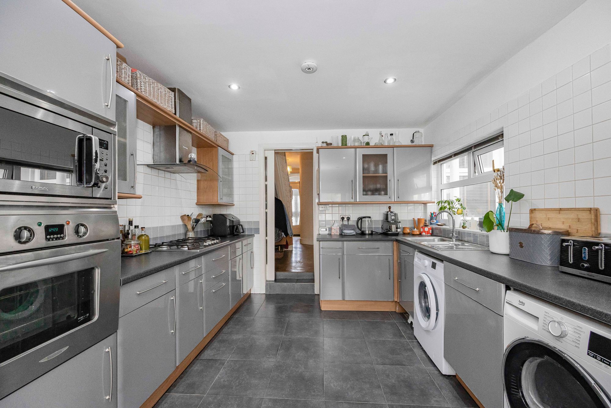3 bed terraced house for sale in Belgrave Road, Leyton, E10  - Property Image 4