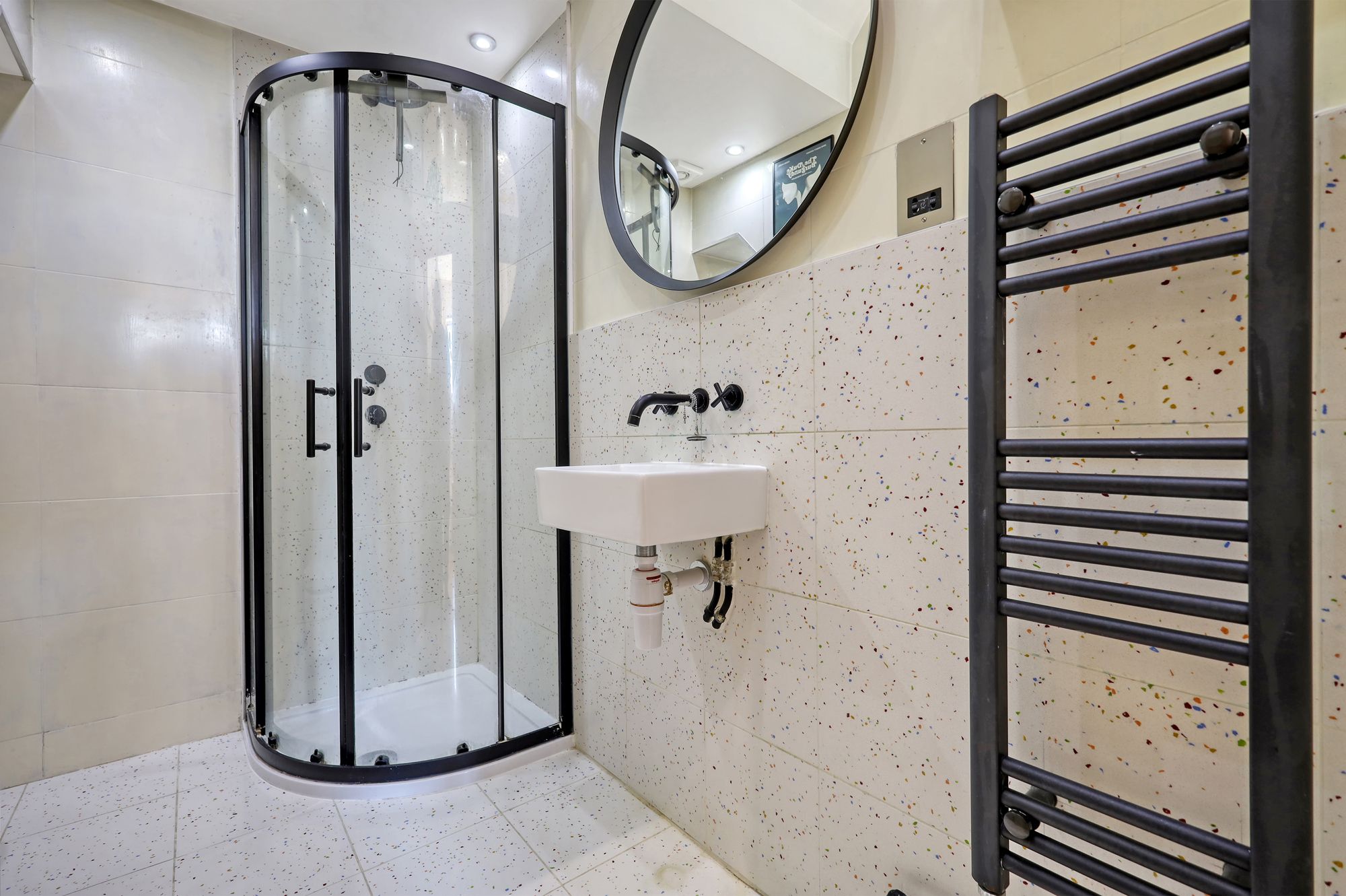 2 bed flat for sale in Grange Park Road, Leyton, E10 7