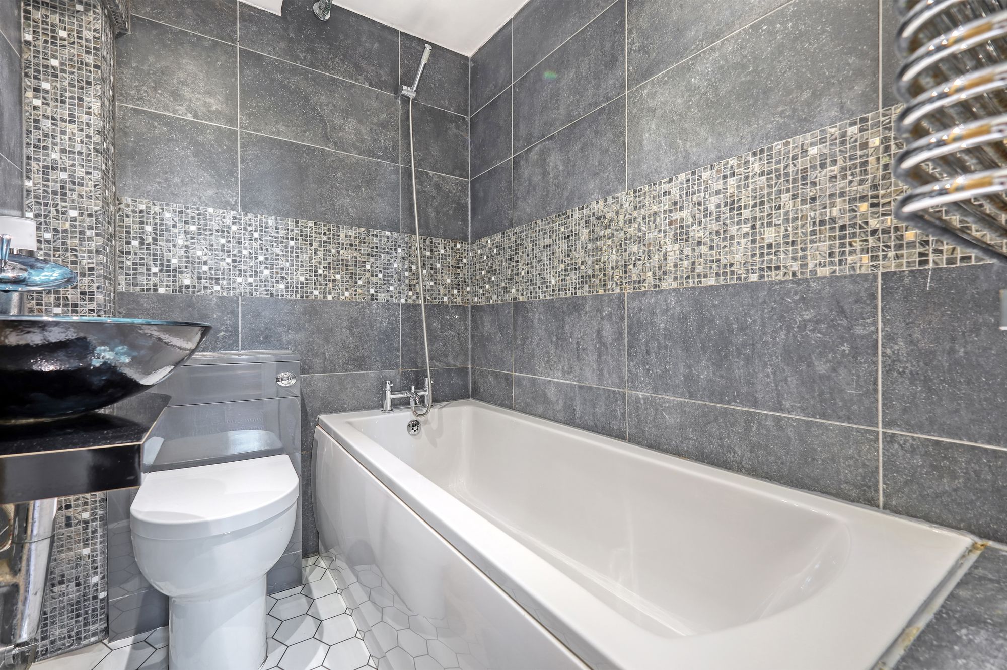 2 bed flat for sale in Grange Park Road, Leyton, E10 15