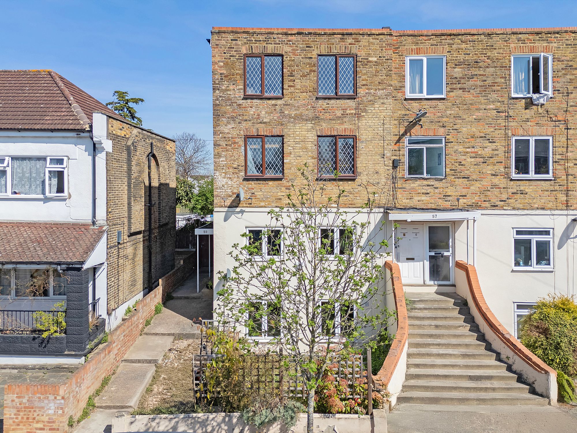 2 bed flat for sale in Grange Park Road, Leyton, E10  - Property Image 1