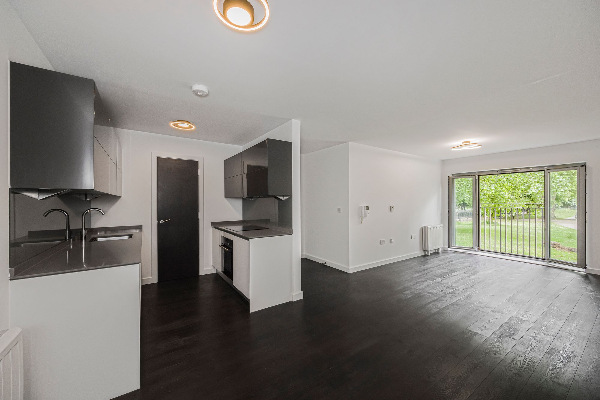 2 bed flat for sale in St. Dunstans Mews, London, E1  - Property Image 5