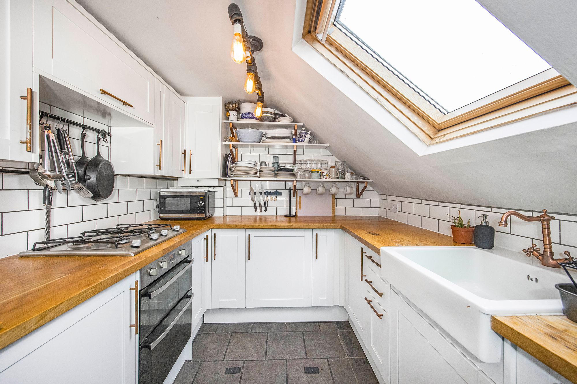 1 bed flat to rent in Manor Road, Leyton, E10 8