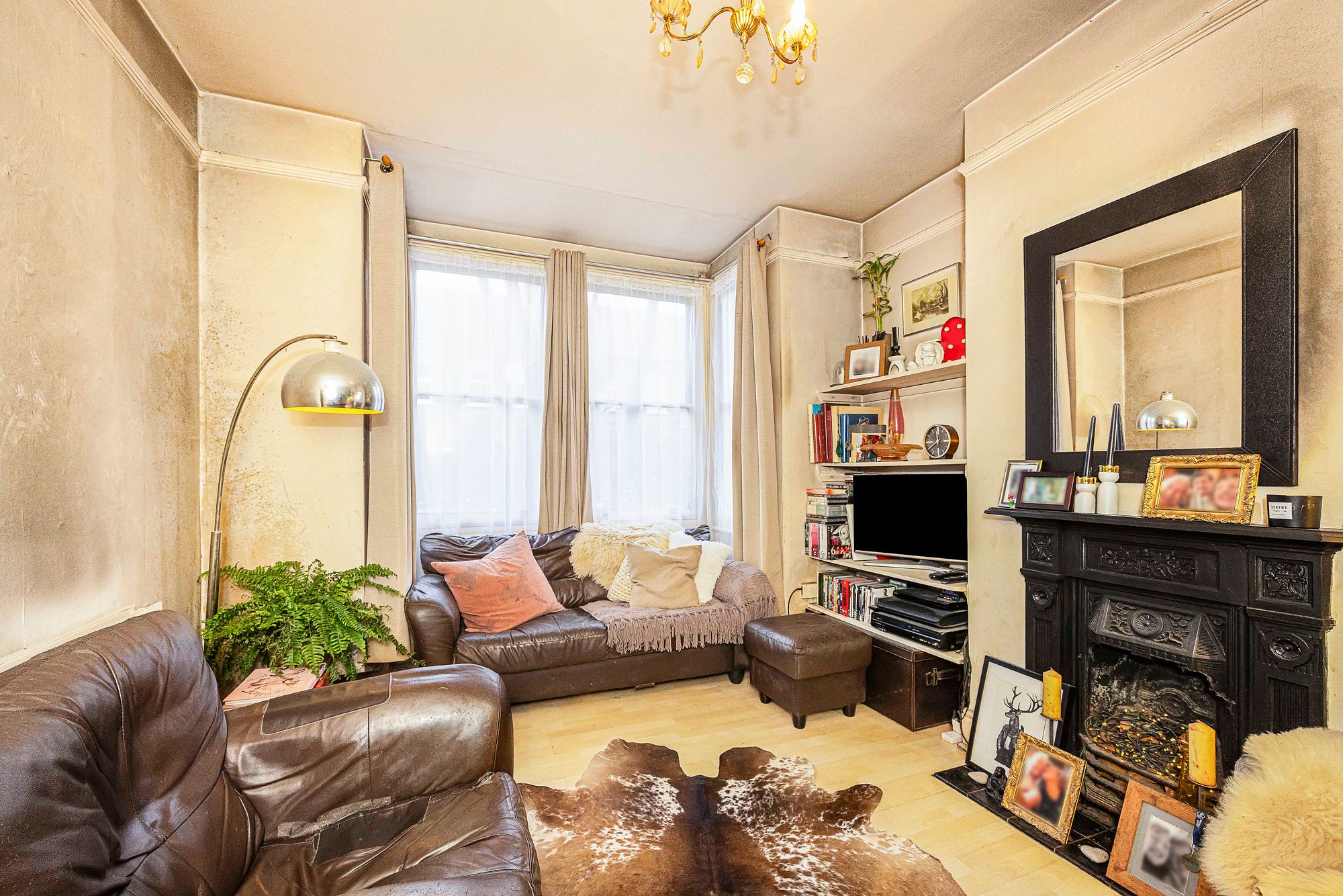 1 bed flat for sale in Kettlebaston Road, London  - Property Image 3