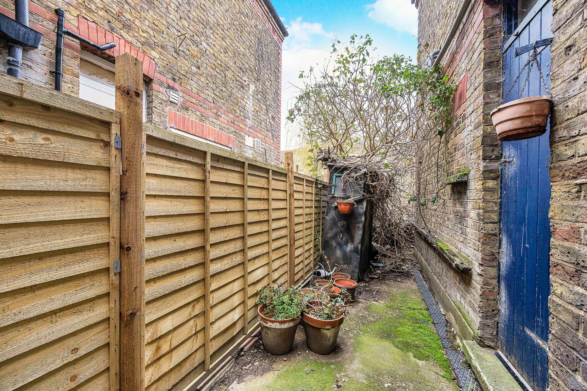 1 bed flat for sale in Kettlebaston Road, Leyton, E10 10