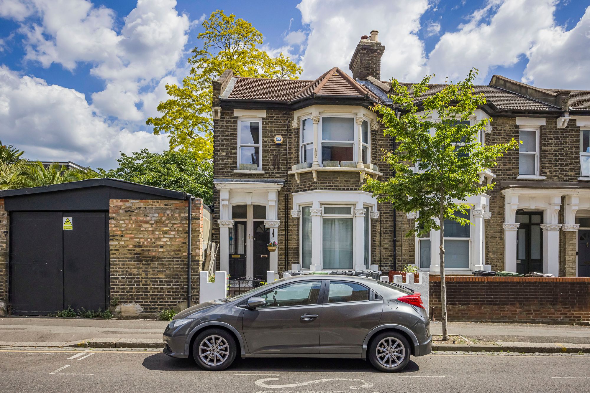 1 bed flat for sale in Brisbane Road, Leyton, E10 - Property Image 1