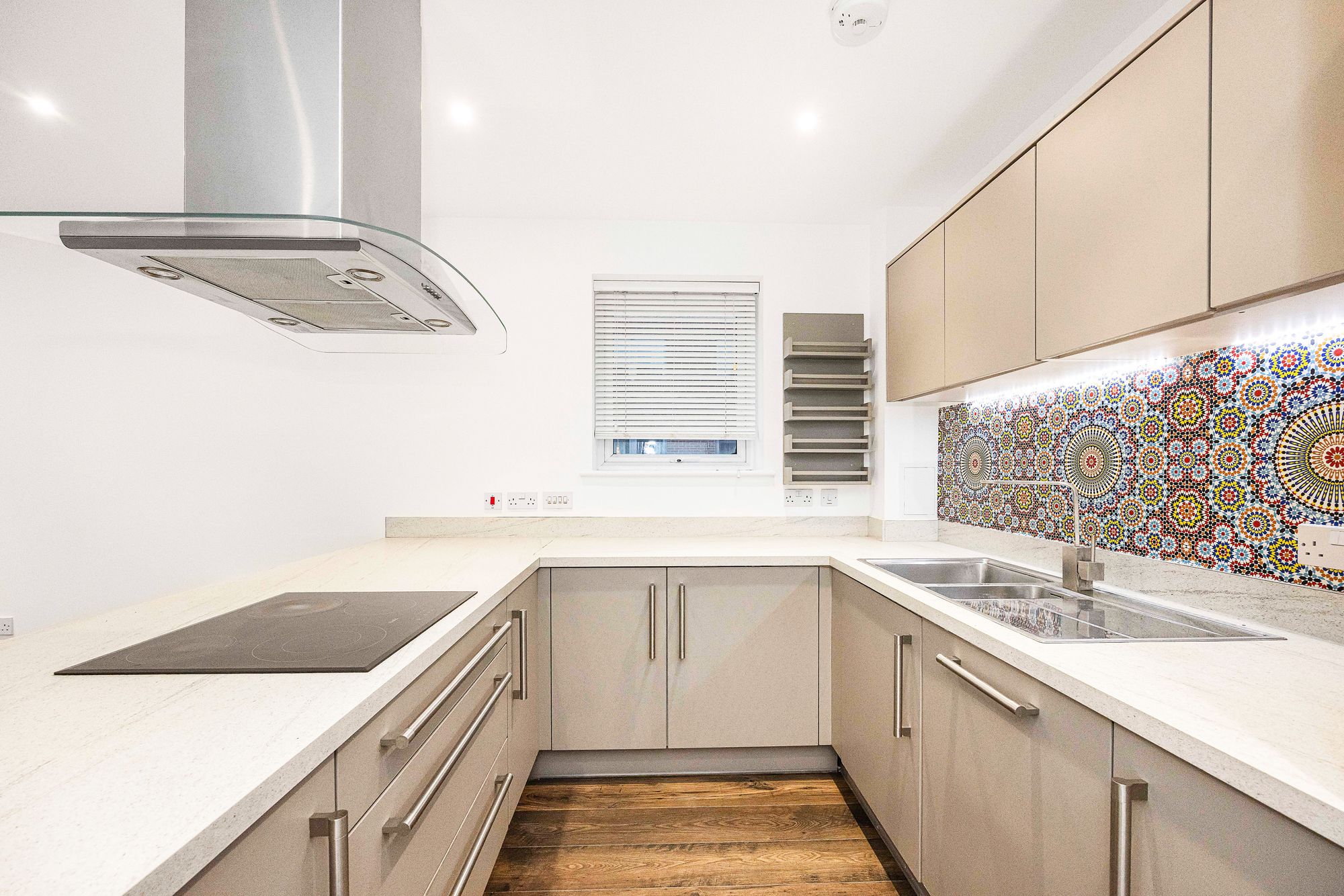 3 bed apartment for sale in High Road Leyton, London  - Property Image 2