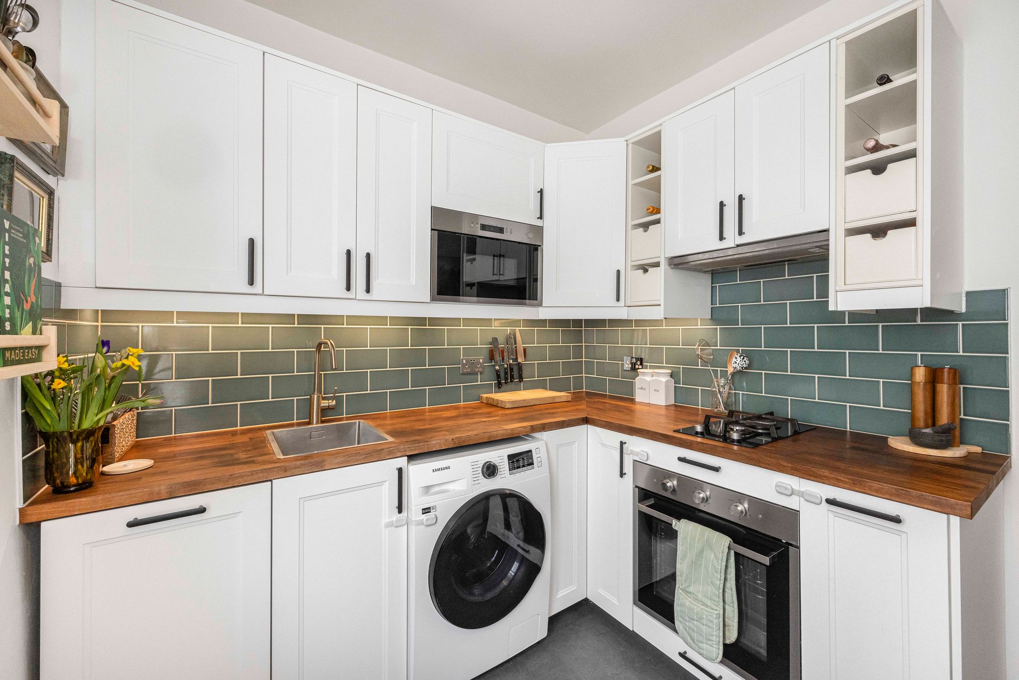 1 bed flat for sale in Grove Green Road, Leytonstone, E11 9