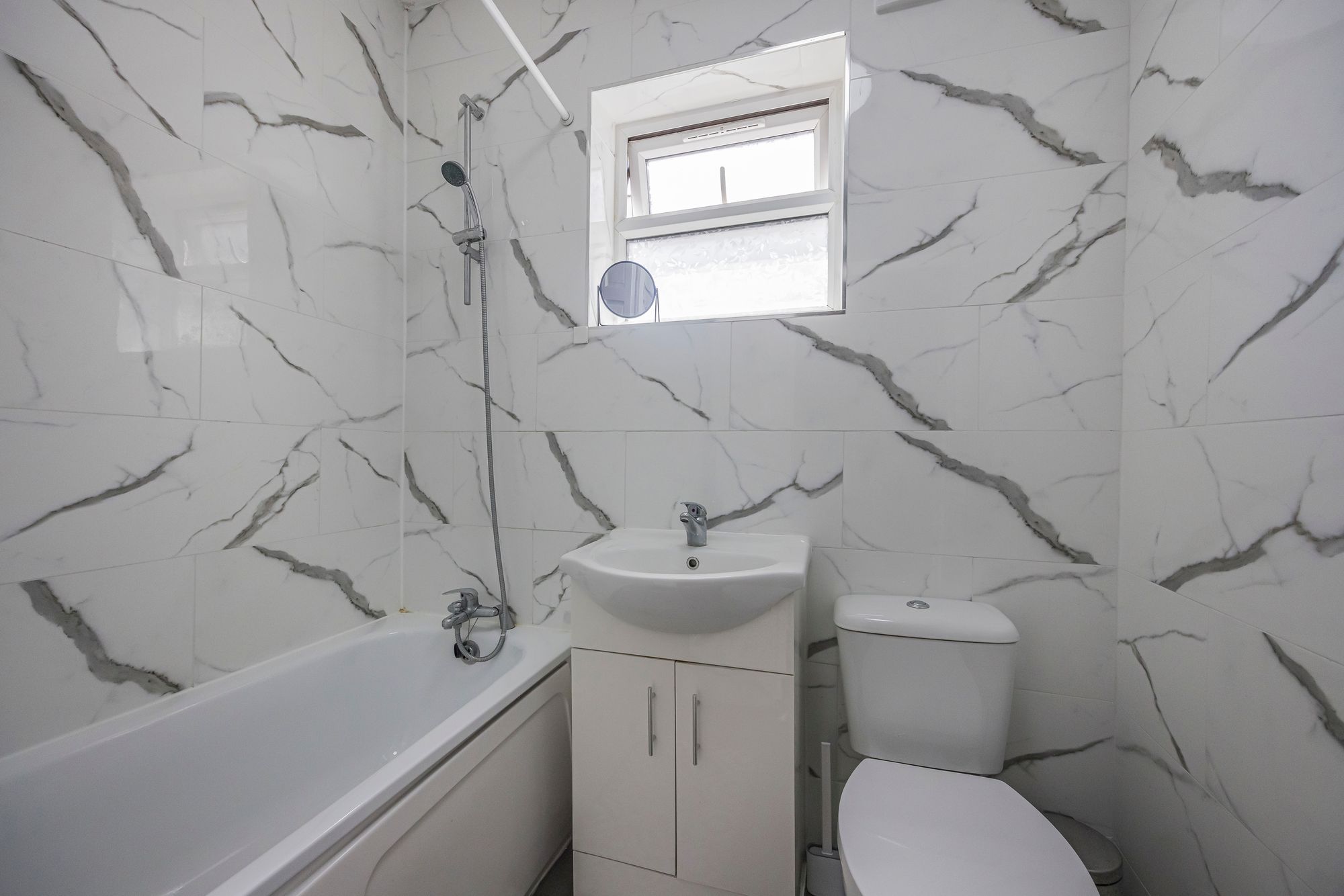 3 bed end of terrace house for sale in Lindley Road, London, E10  - Property Image 10