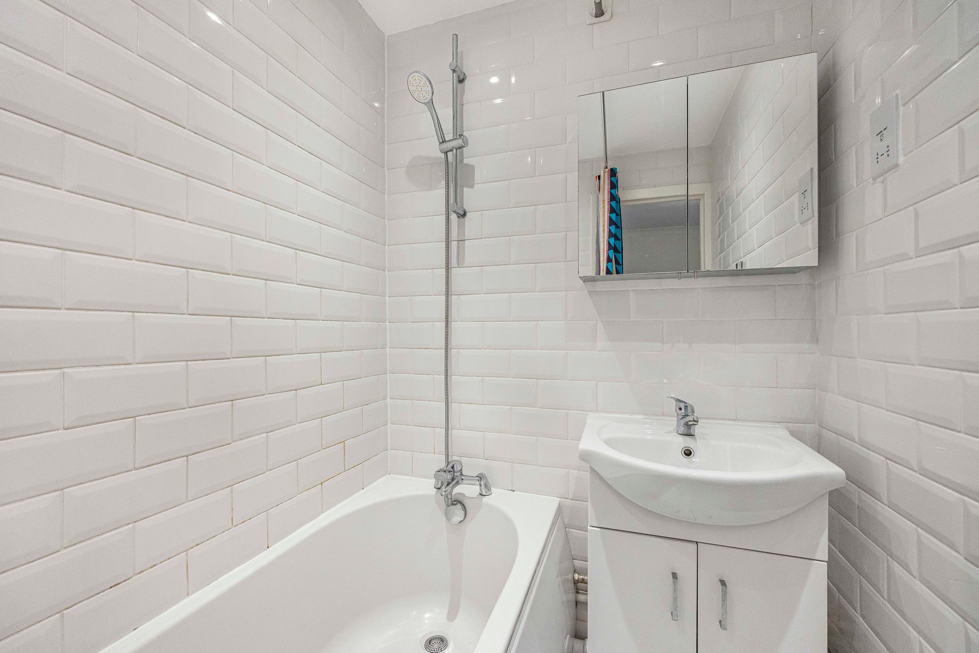 2 bed flat for sale in High Road Leyton, John Strype Court High Road Leyton, E10 11