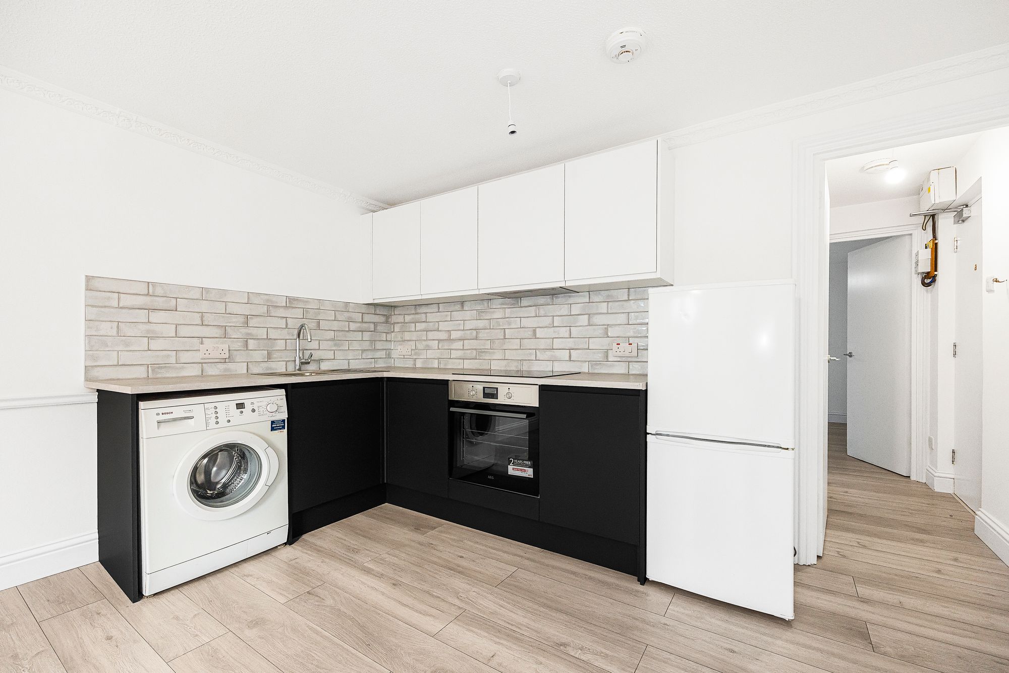 1 bed apartment for sale in Nightingale Way, London  - Property Image 4