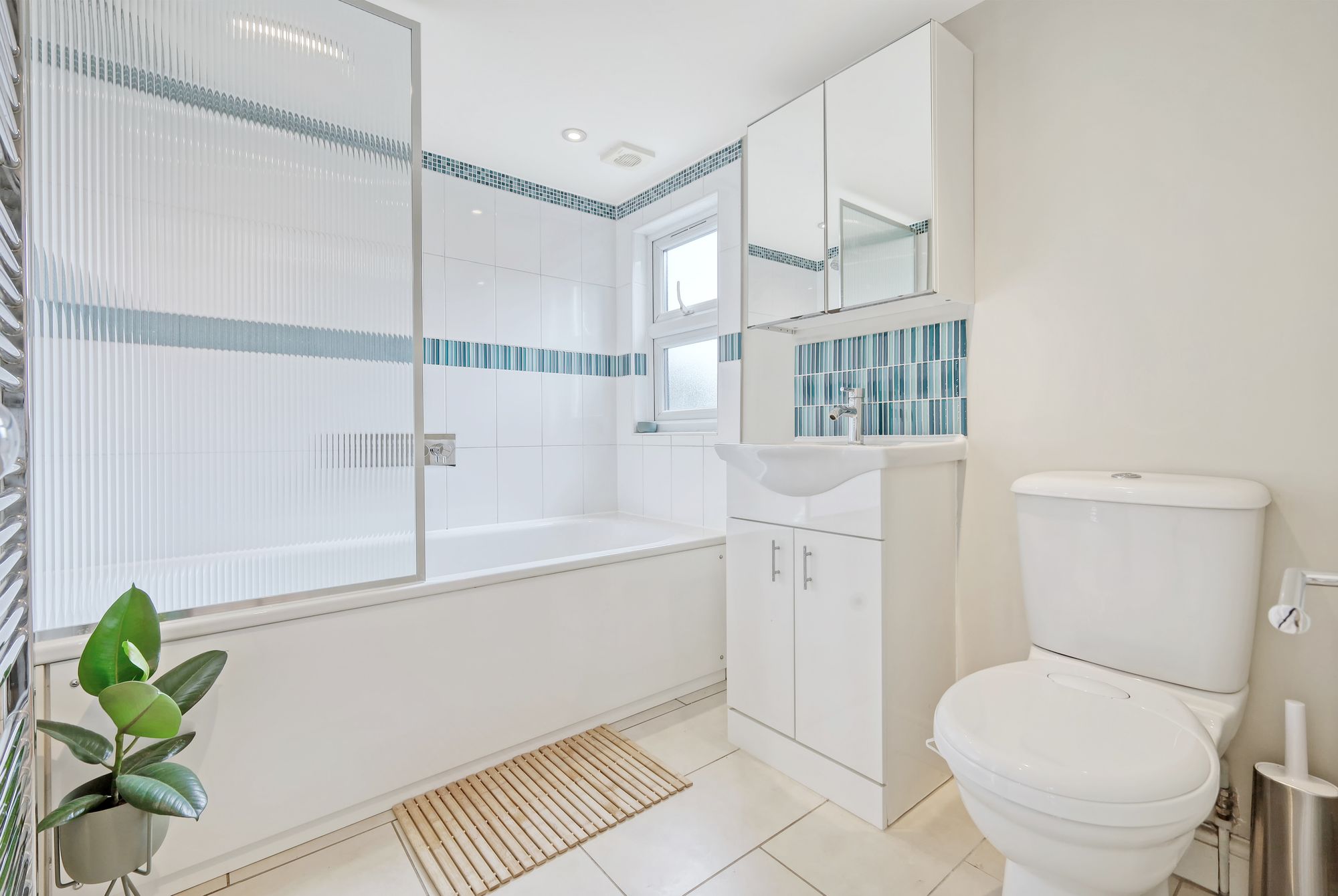 5 bed terraced house for sale in Scotts Road, London  - Property Image 4