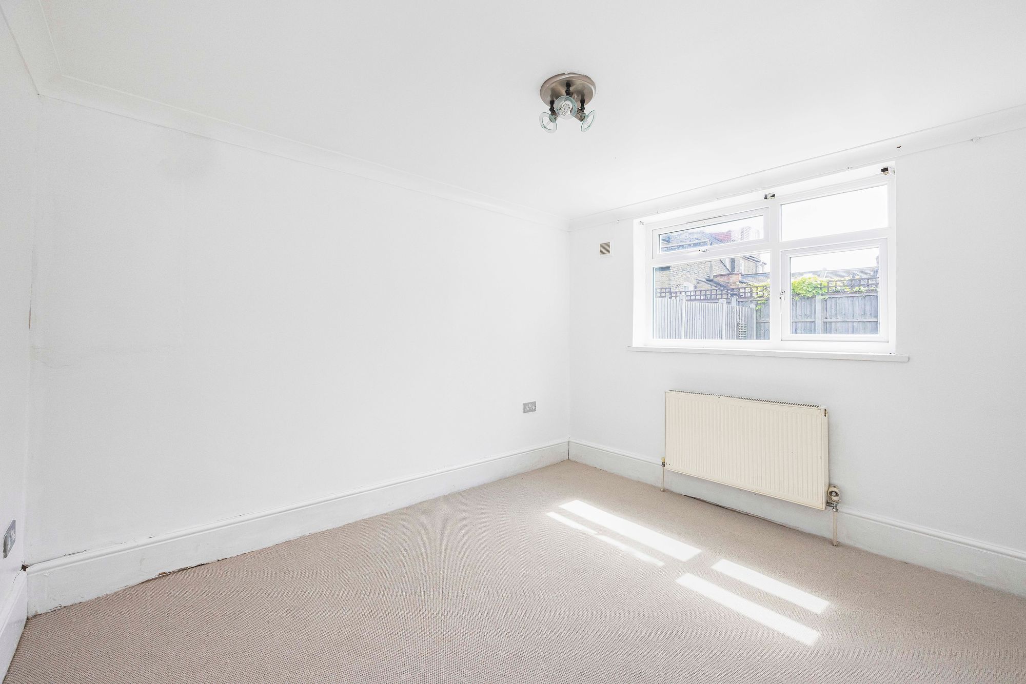 2 bed flat for sale in Guernsey Road, Leytonstone, E11  - Property Image 10