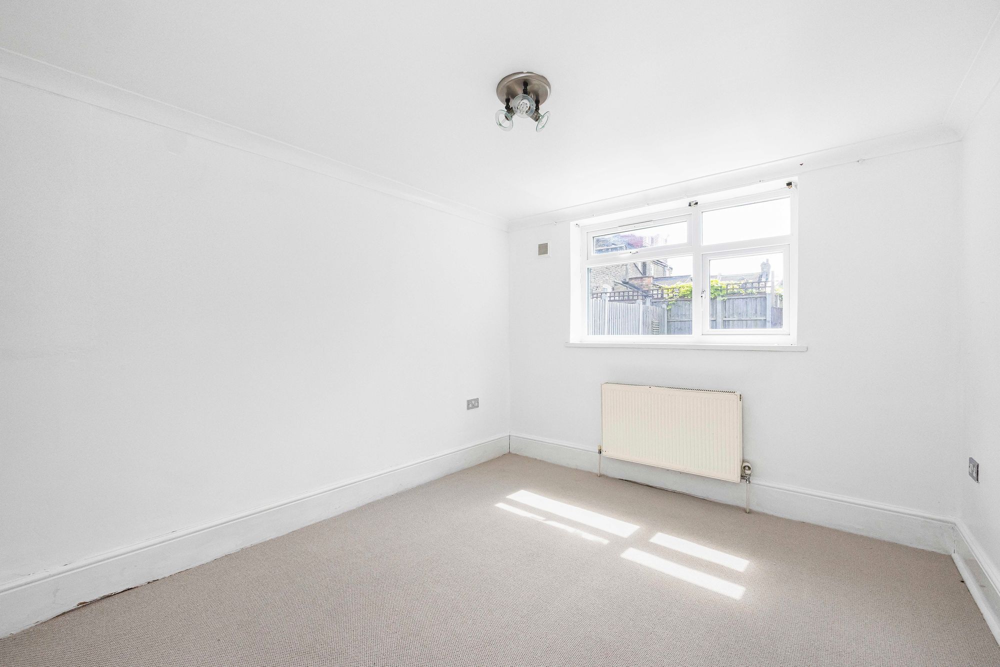 2 bed flat for sale in Guernsey Road, Leytonstone, E11  - Property Image 12